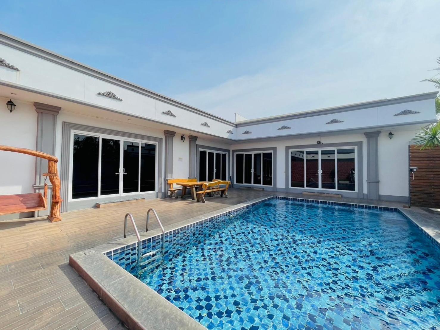 Davinci Pool