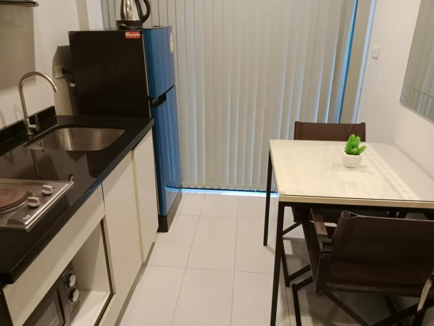 芭提雅市中心the Base 高端公寓酒店 * Pattaya