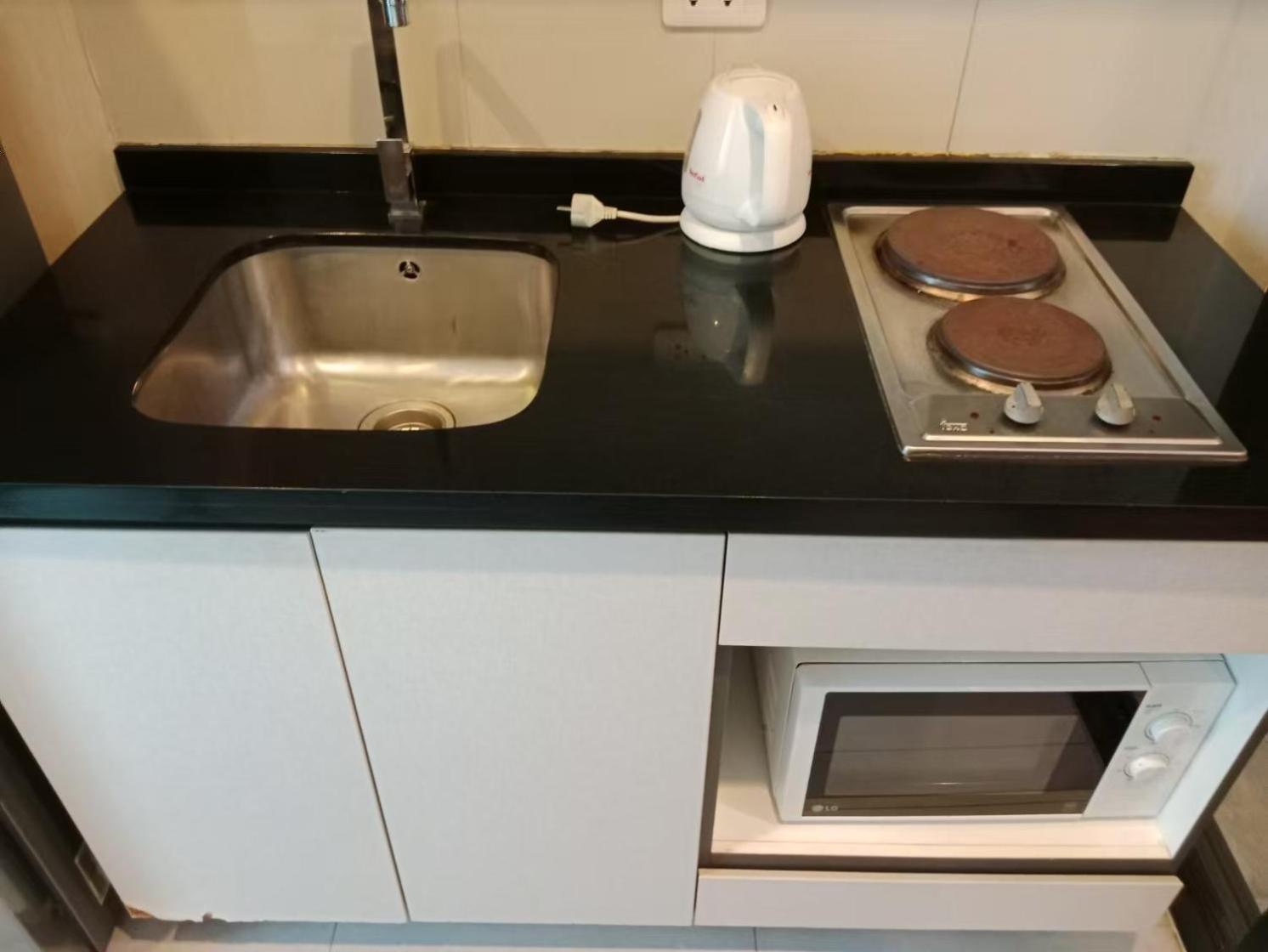 Apartment 芭提雅市中心the Base 高端公寓酒店 *