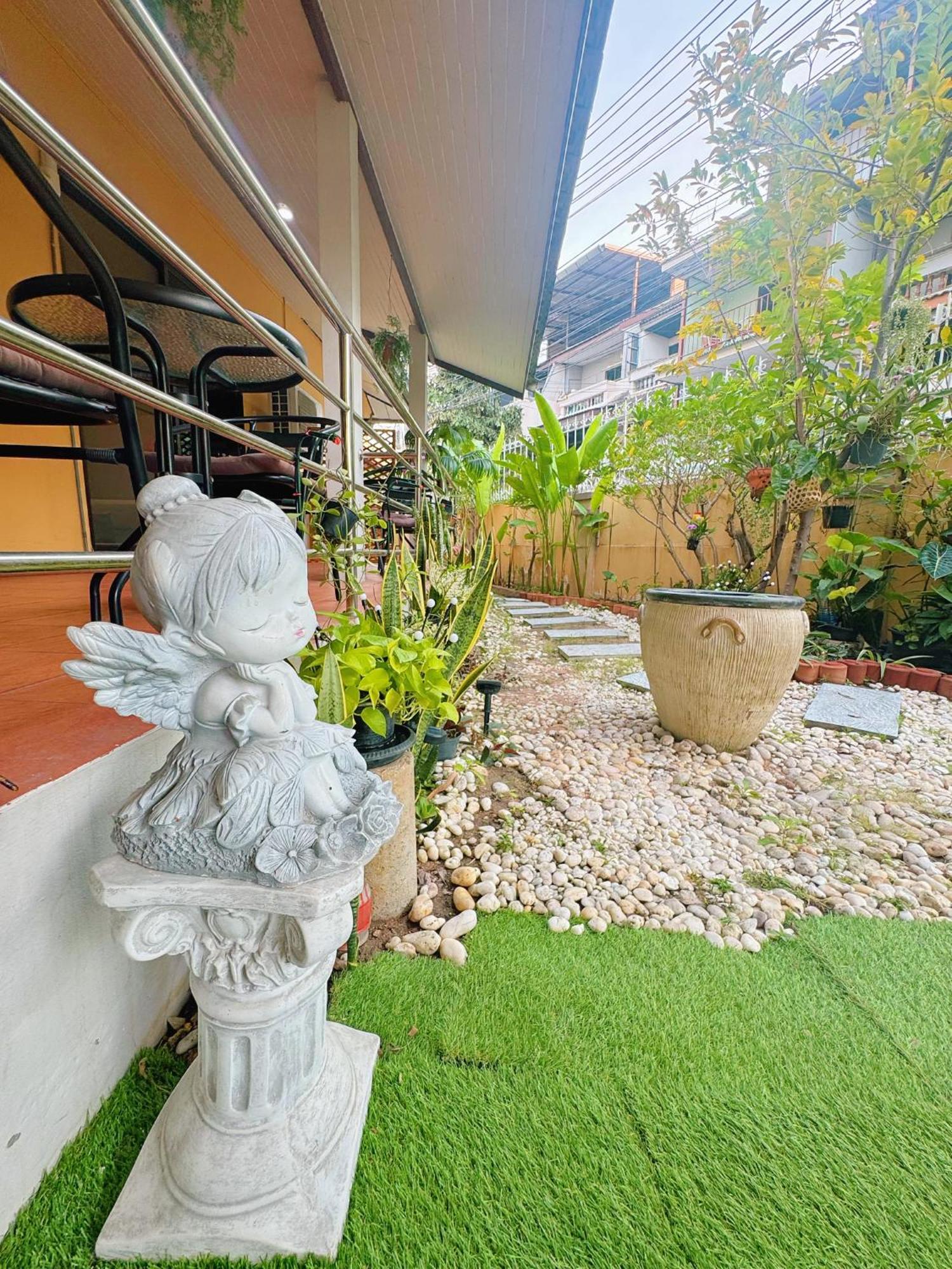 Sun And Moon House Villa