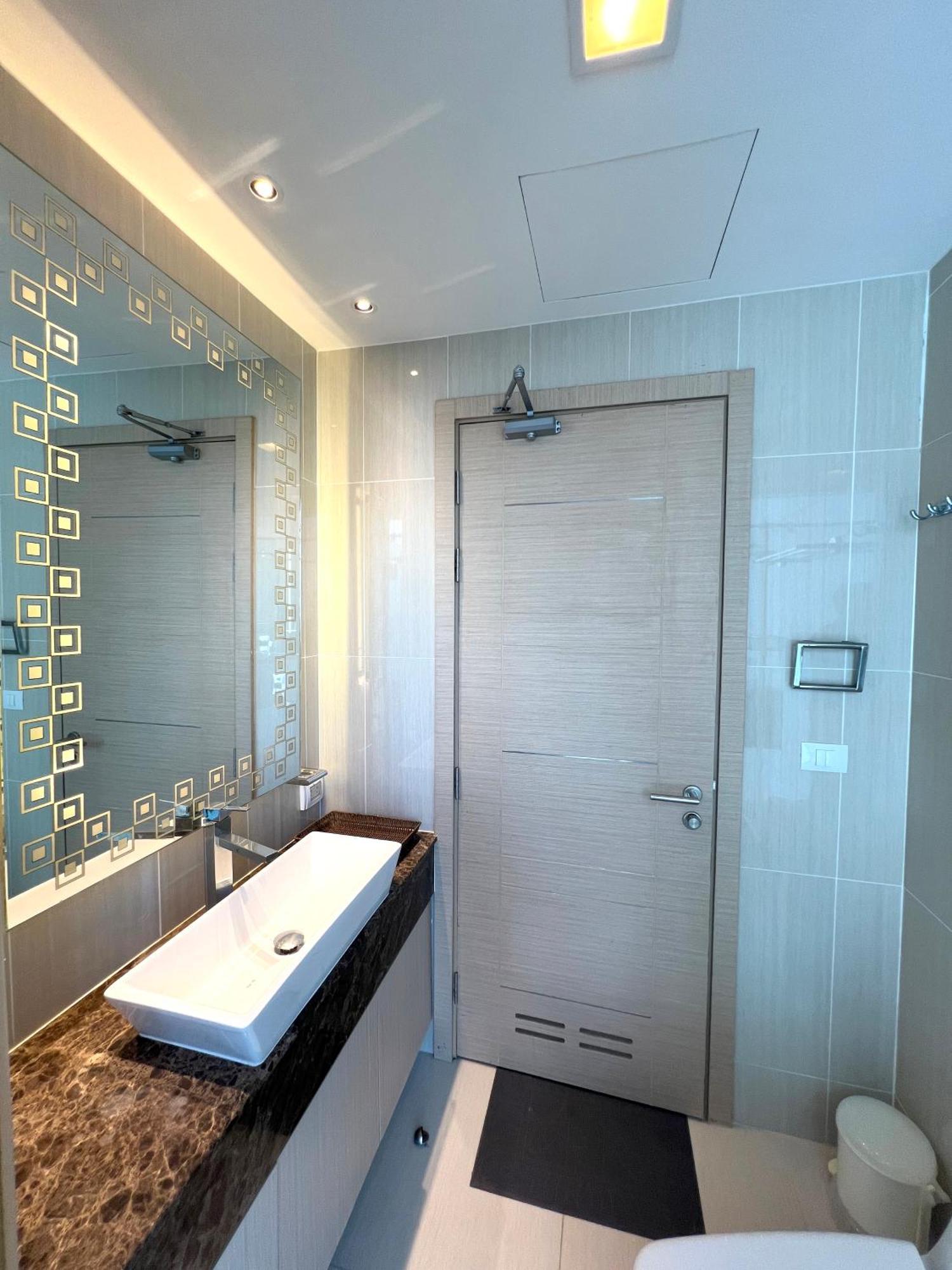 The Palm Wongamat - 2br Luxury Beachfront - Ocean View Apartment Pattaya