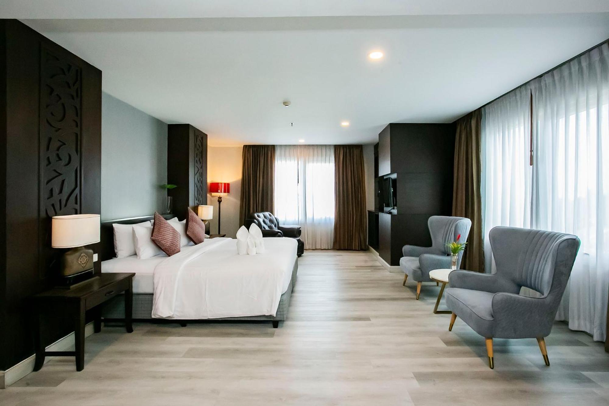 Empress 3*