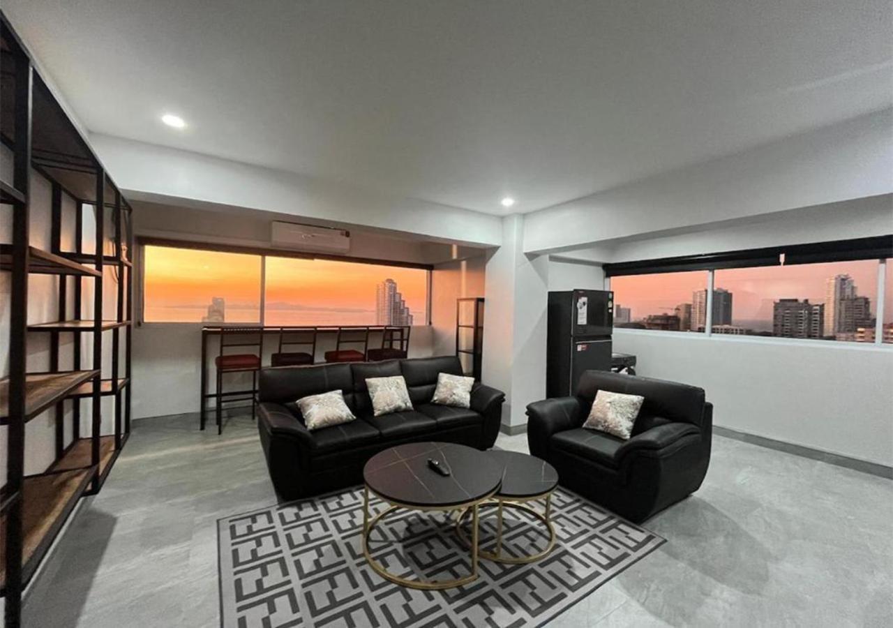 Cozy 2 Bedroom In Apartment