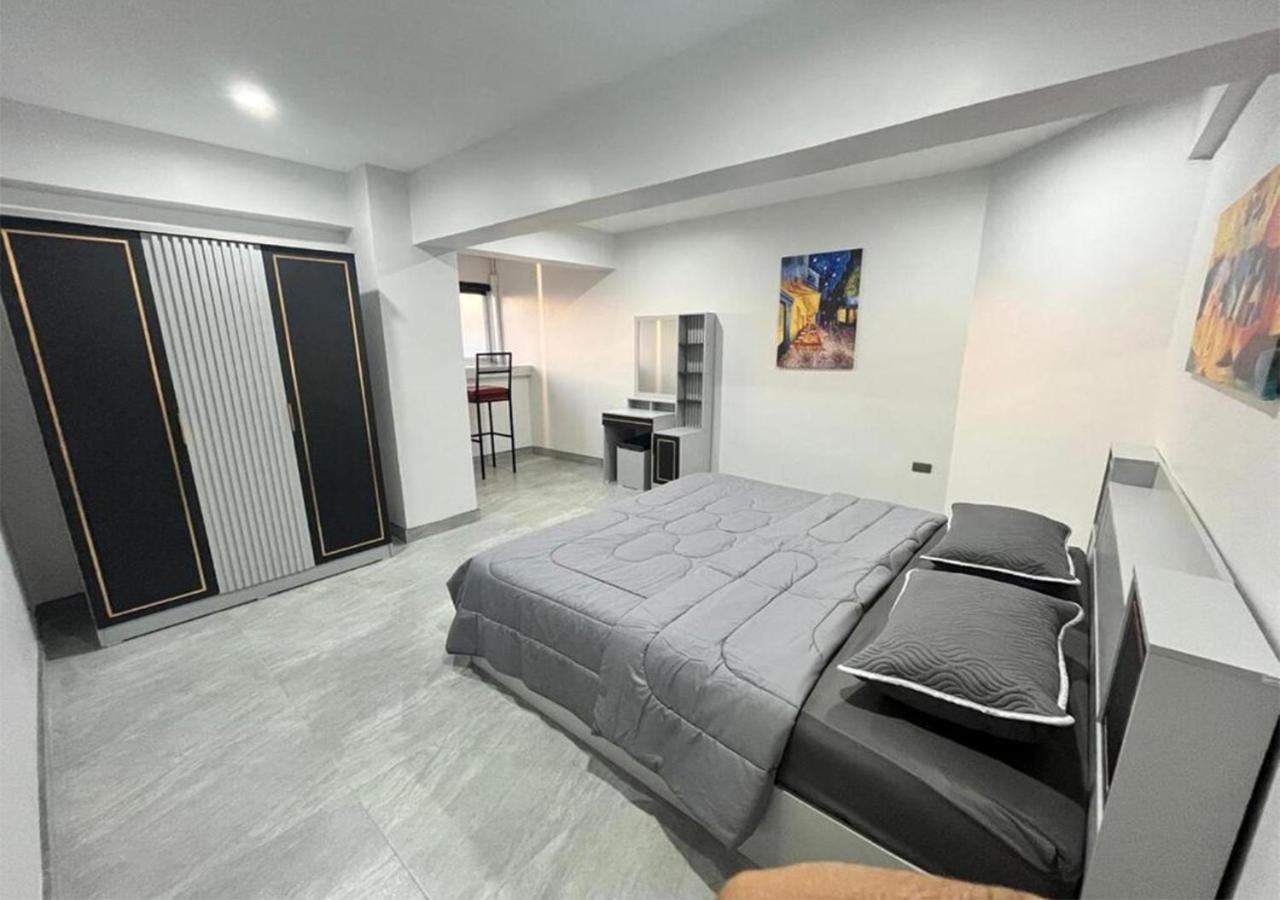 Cozy 2 Bedroom In Apartment