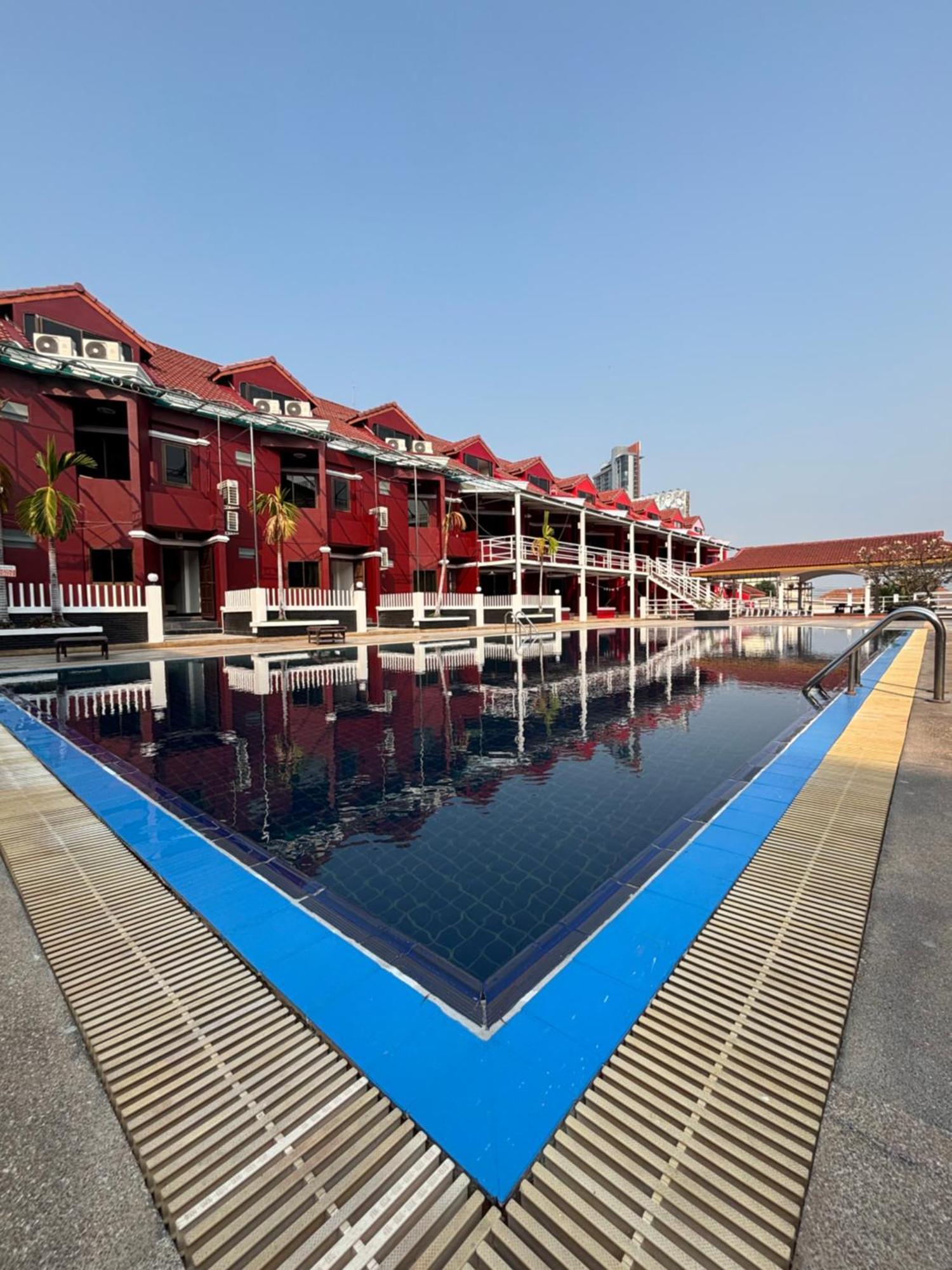 Hotel Arawana Regency North 4*