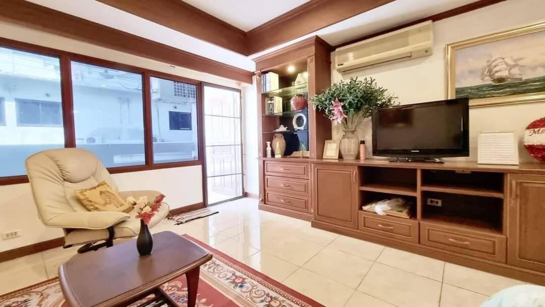 Yensabai Condotel 250 Metres To Walking Street