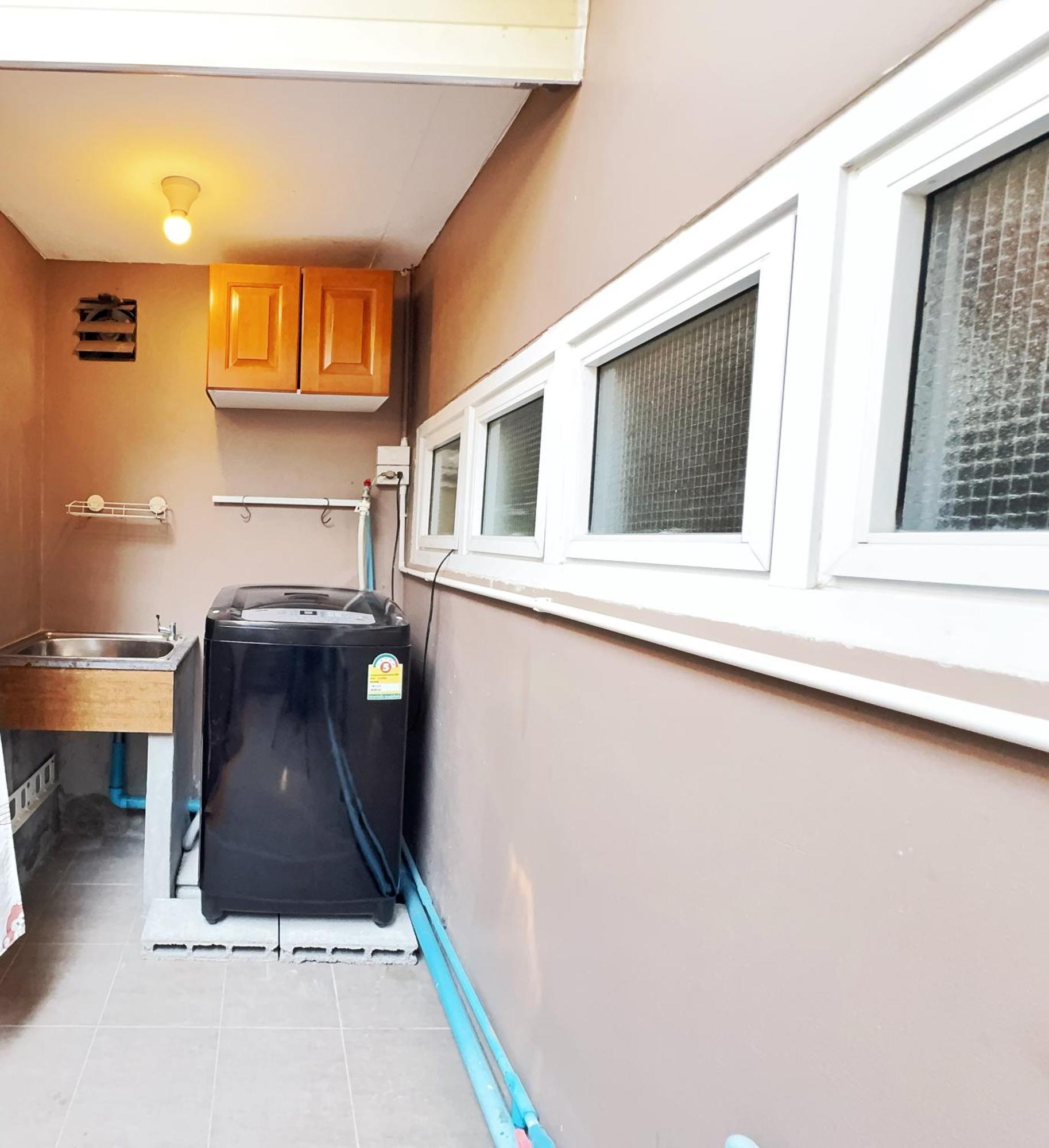 3 Bedroom House, 200 Meters To Workspace, Pet Friendly Holiday home