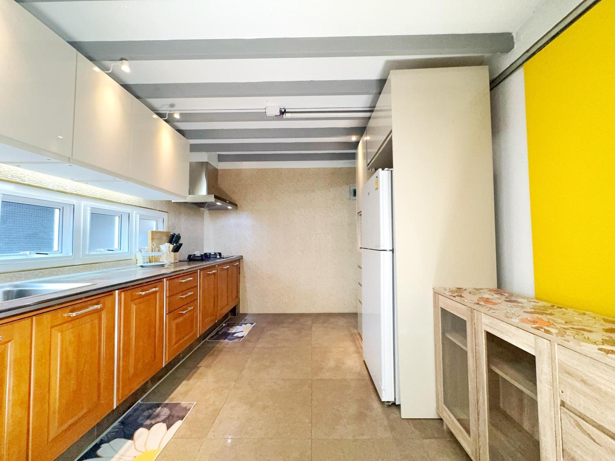 3 Bedroom House, 200 Meters To Workspace, Pet Friendly Holiday home Pattaya