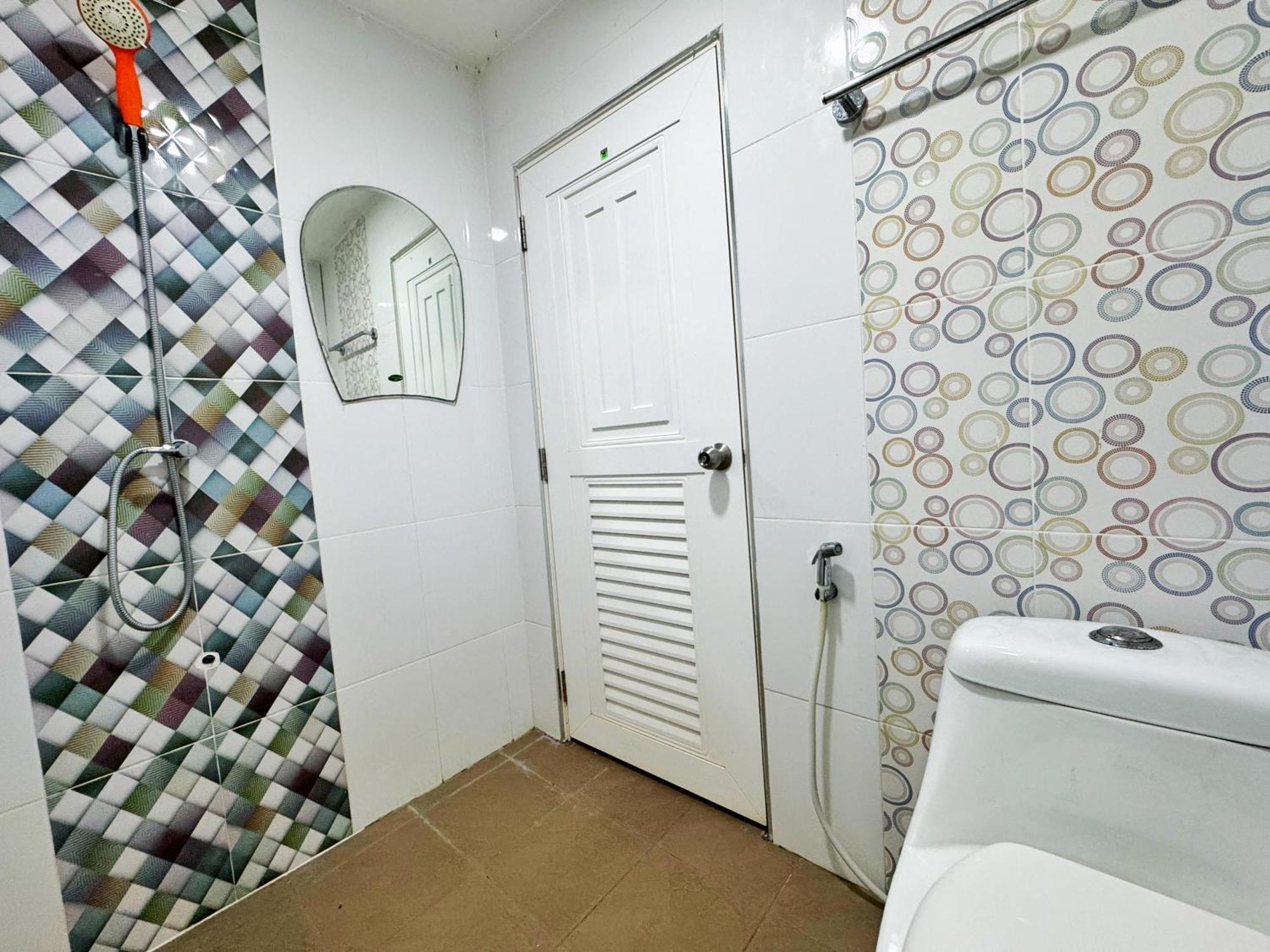 3 Bedroom House, 200 Meters To Workspace, Pet Friendly *