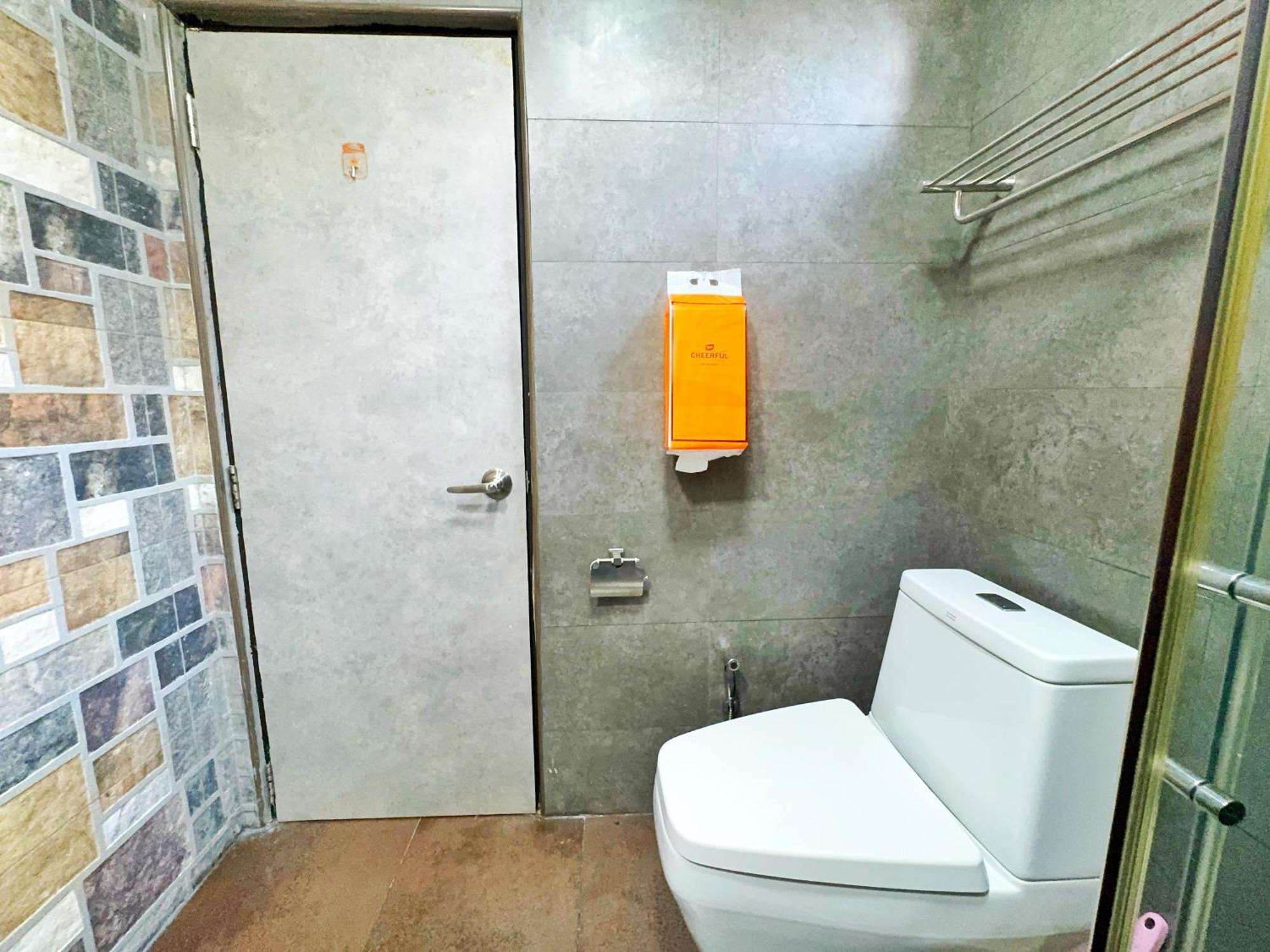 3 Bedroom House, 200 Meters To Workspace, Pet Friendly Holiday home Pattaya