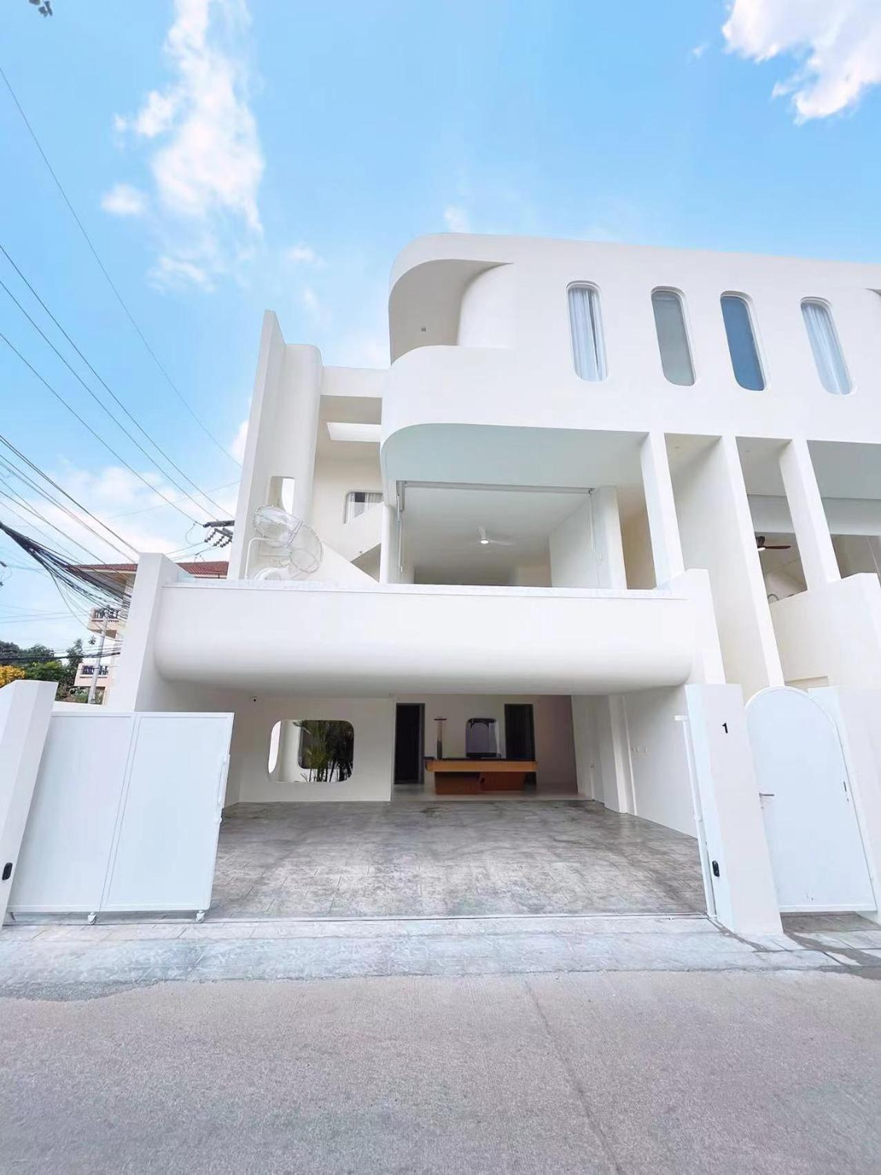 Happy House Villa
