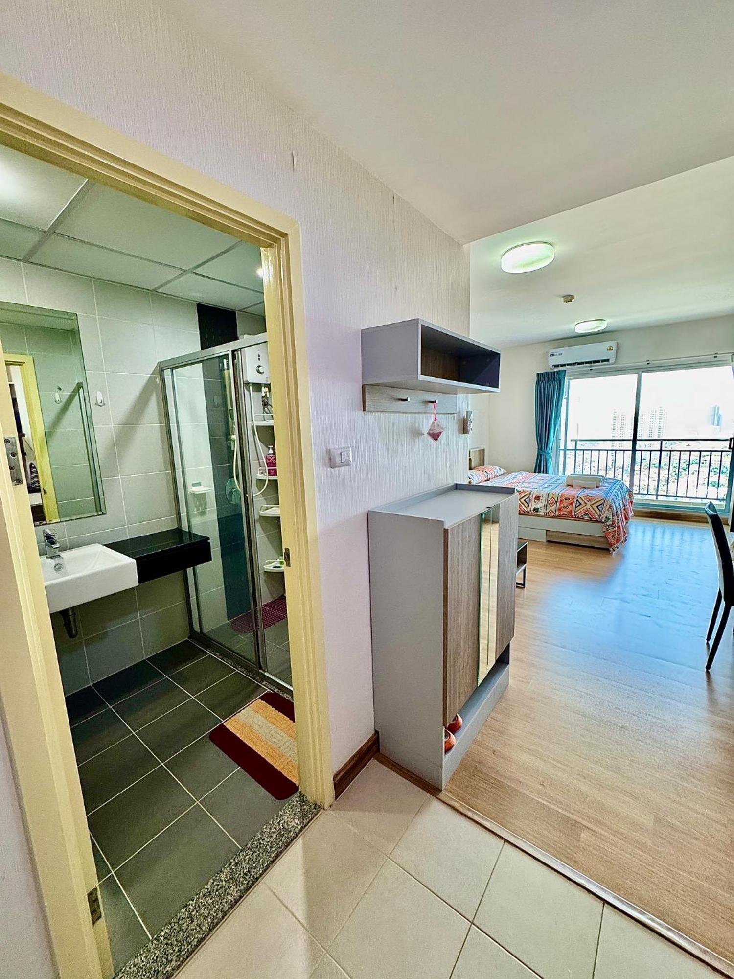 Supalai Sea View Luxury Apartment