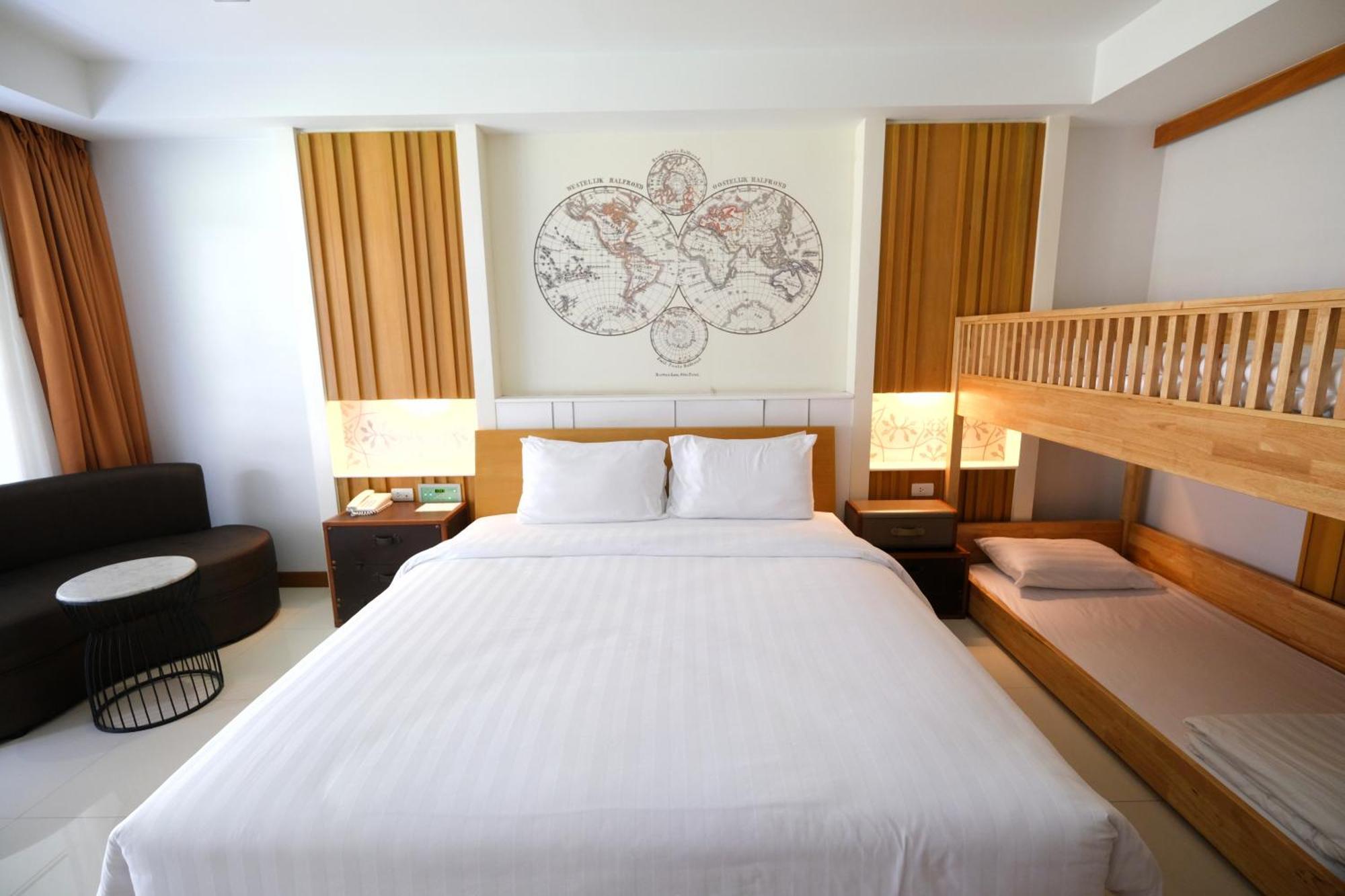 Welcome World Beachfront 4* Pattaya