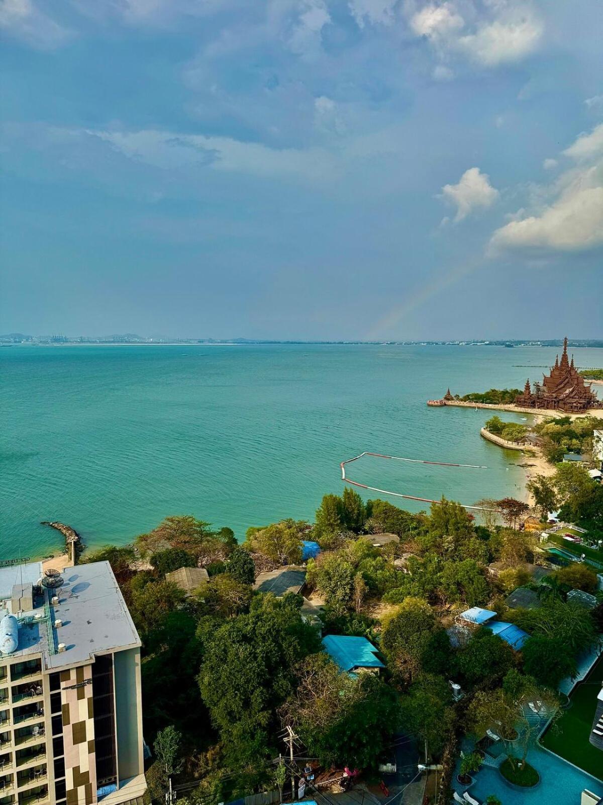 The Palm Wongamat ,world Class Luxury Seaview Condo, Private The Sanctuary Of Truth Apartamento *