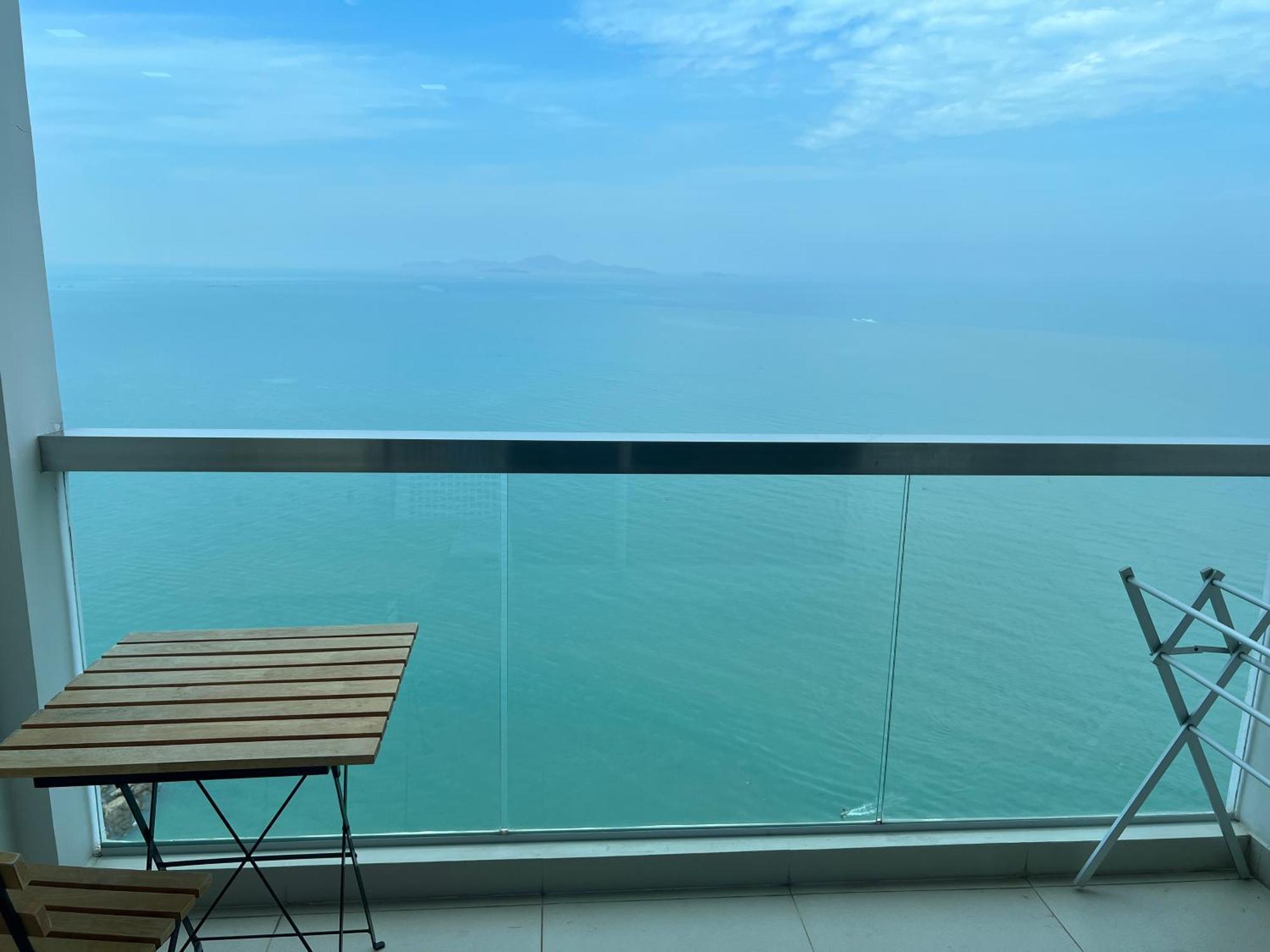 Apartment The Palm Wongamat - 1br Luxury Beachfront - Ocean View - 32 Floor Pattaya