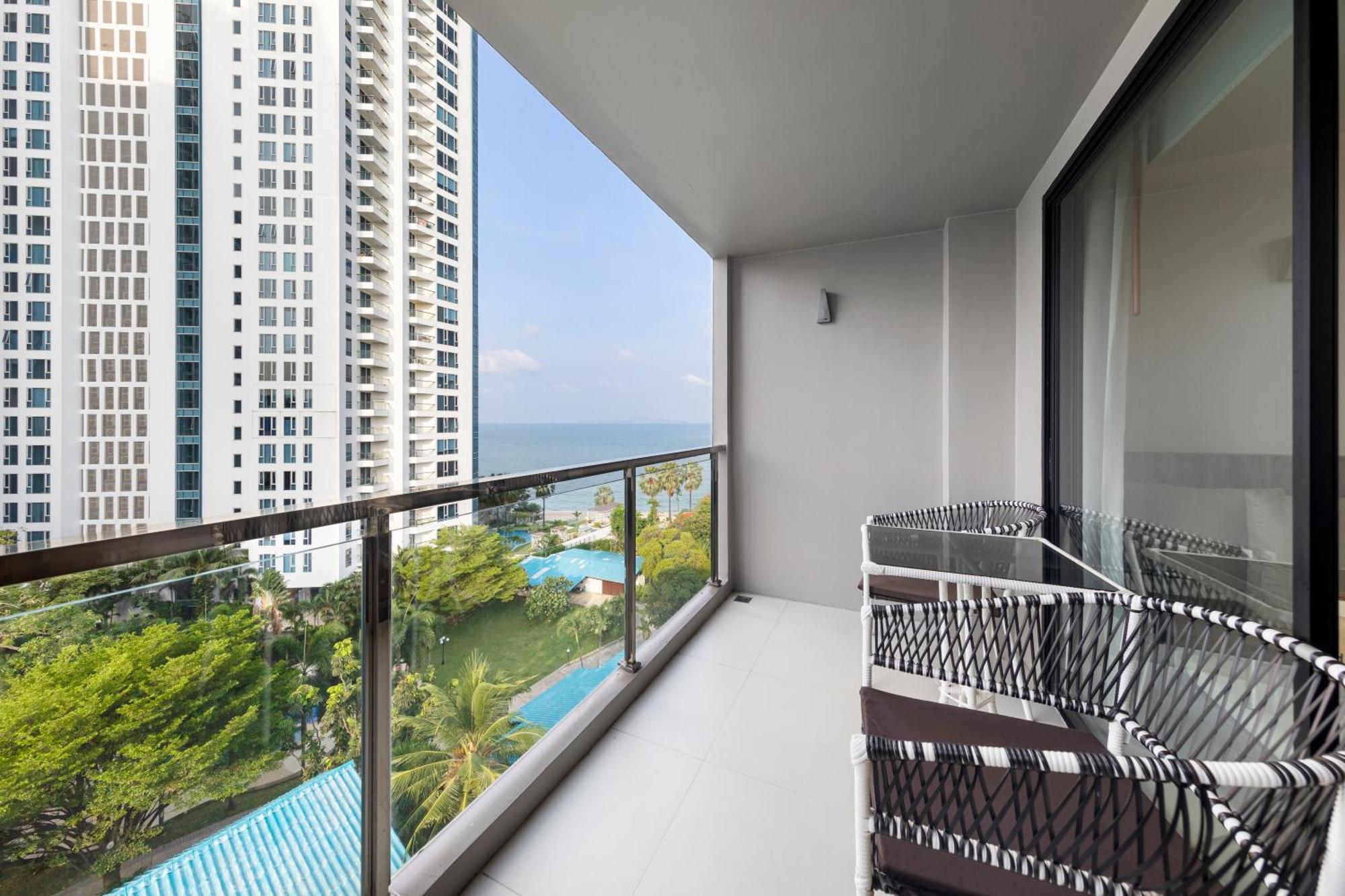 โกลเดน ทิวลิป พัทยา บีช รีสอร์ต โรงแรม 5*