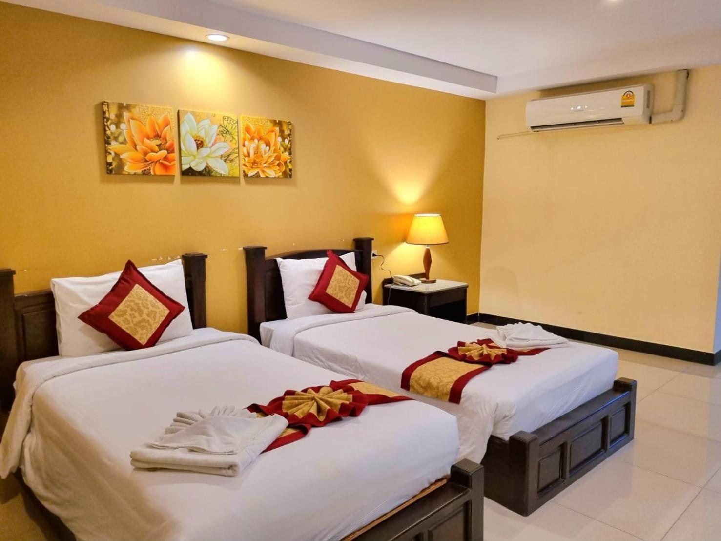 Hotel The Grand Day Night Pattaya