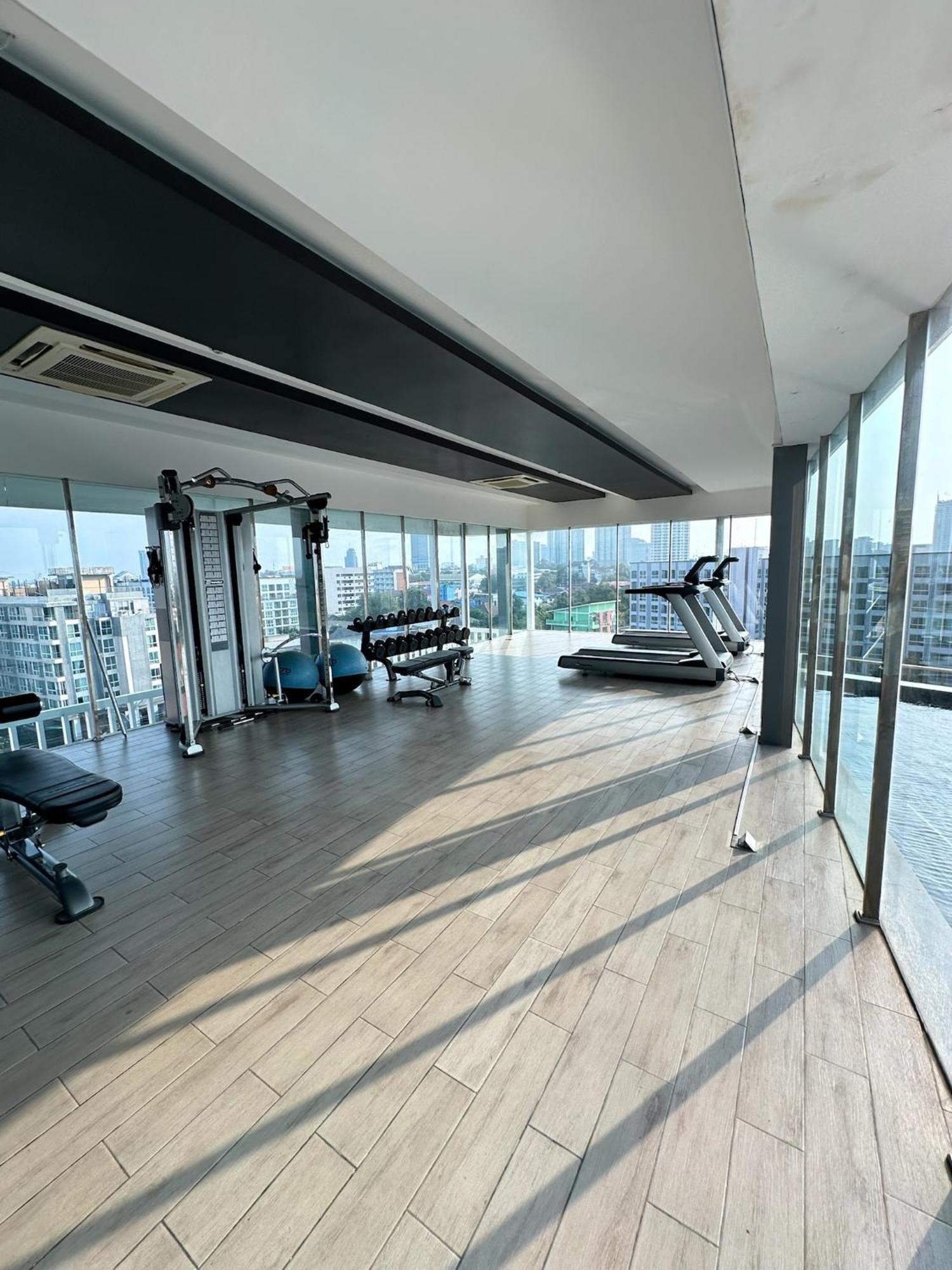 The Prim Grand Wongamat N103 - Spacious Near The Sea Apartment Pattaya
