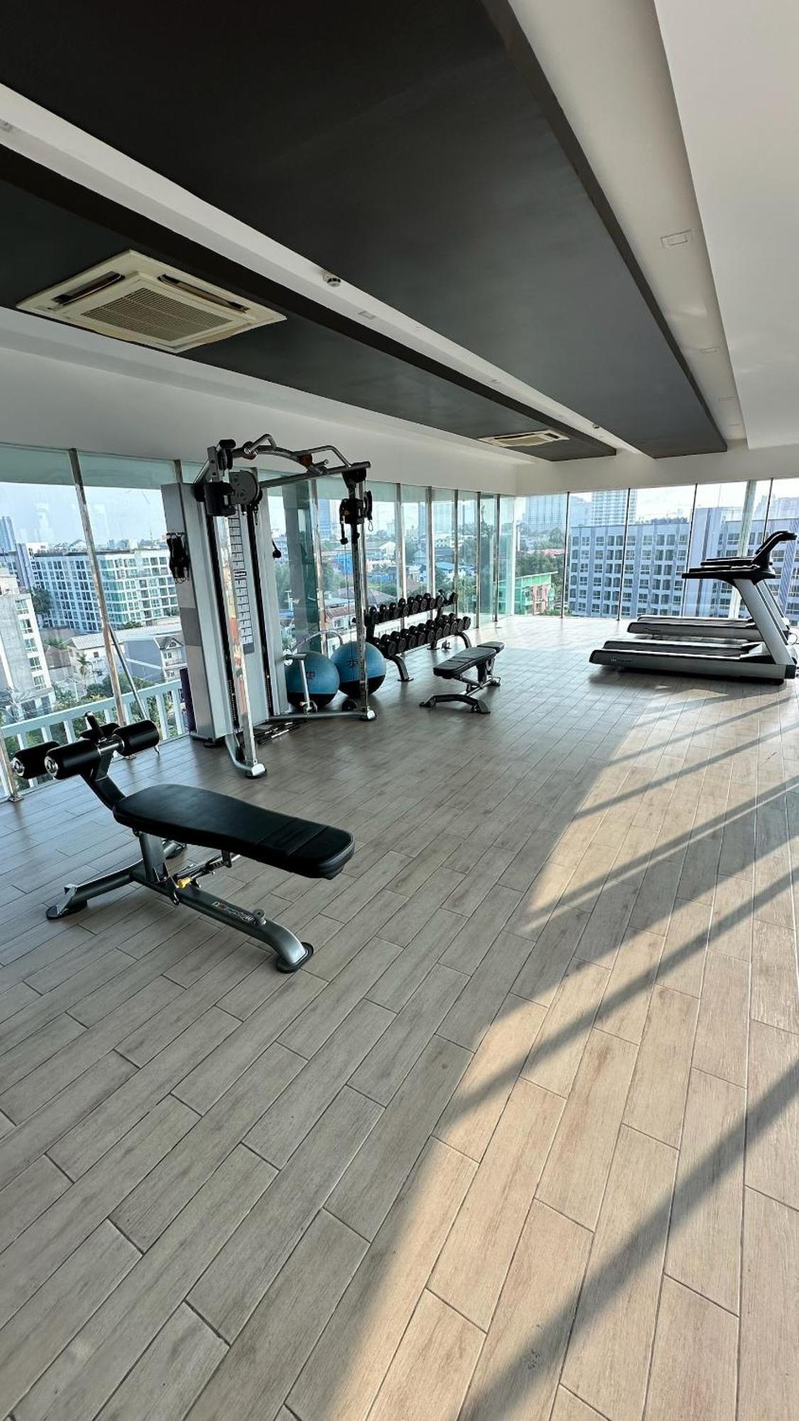 The Prim Grand Wongamat N103 - Spacious Near The Sea Apartment Pattaya