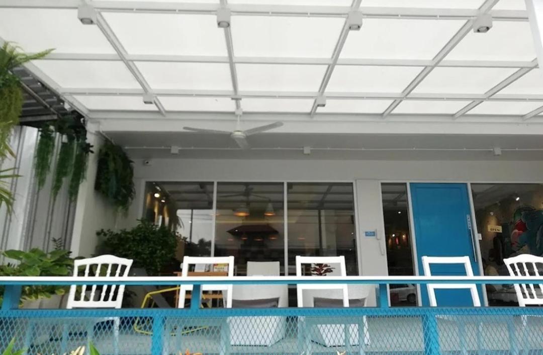 Me U & Thailand Hotel