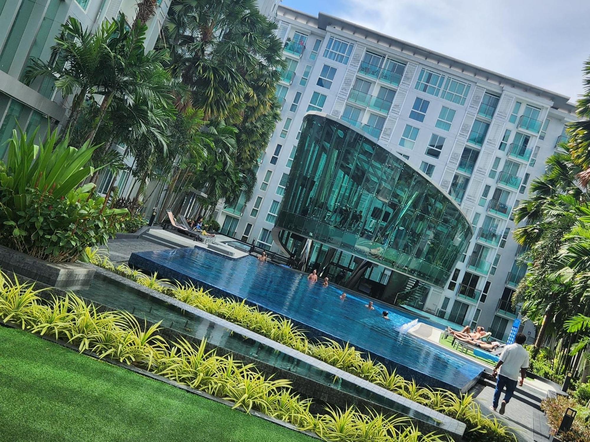 Apartment Center Residentes Ccr Y Pattaya