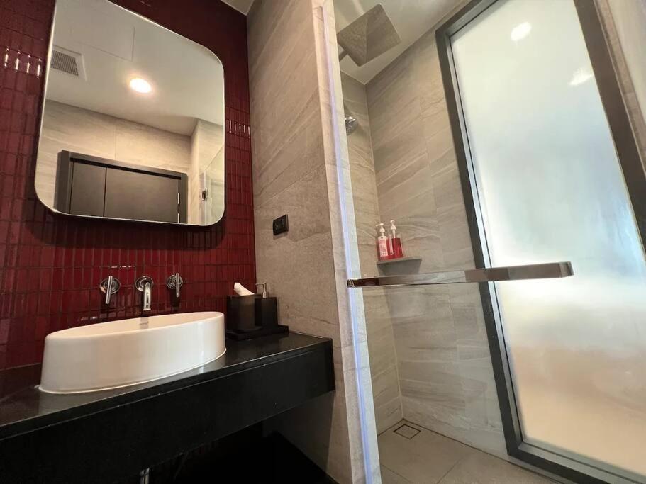 Downtown Charm Edge 1 Bedroom Seaview Pattaya