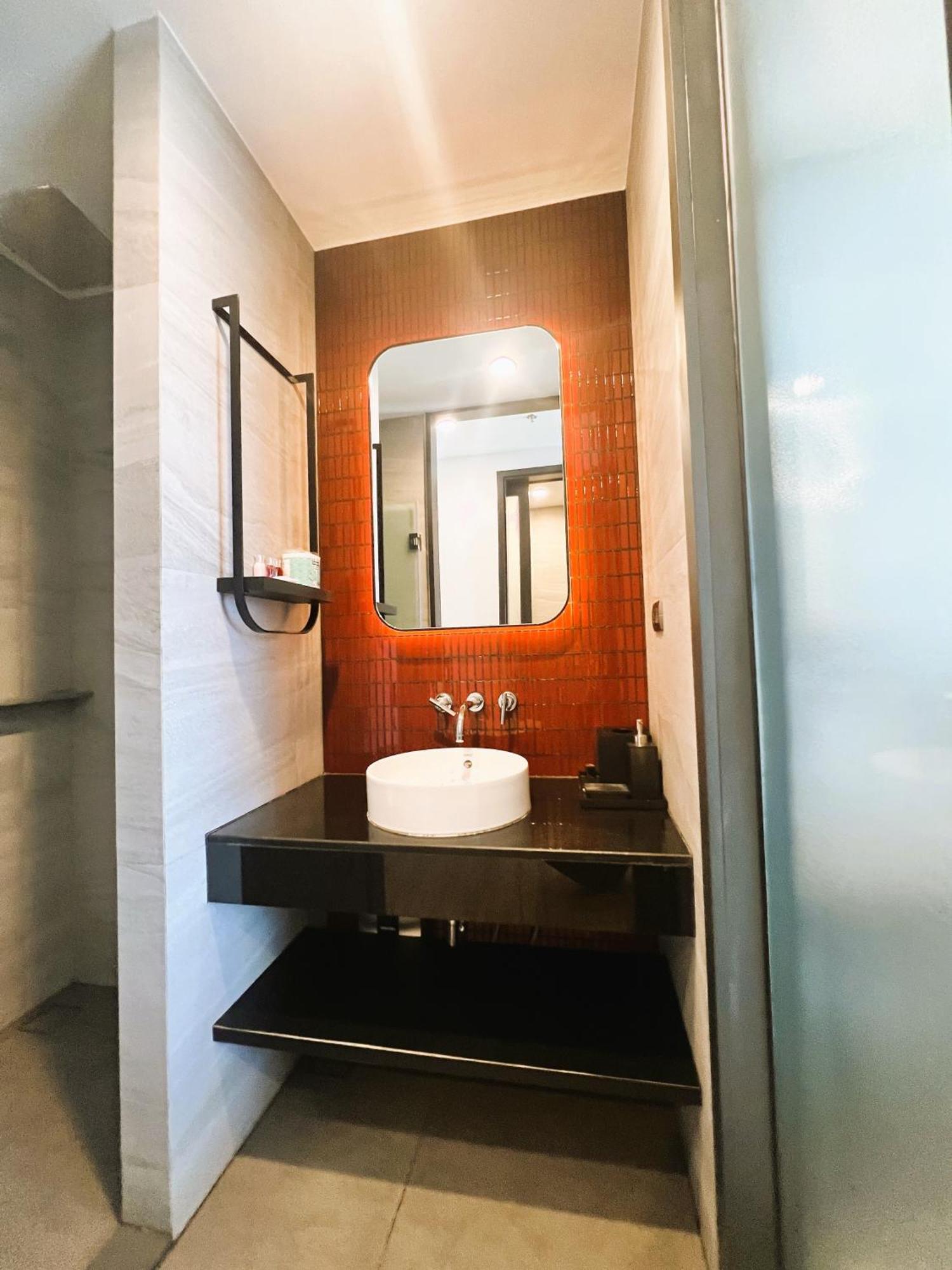 Downtown Charm Edge 1 Bedroom Seaview Apartment Pattaya