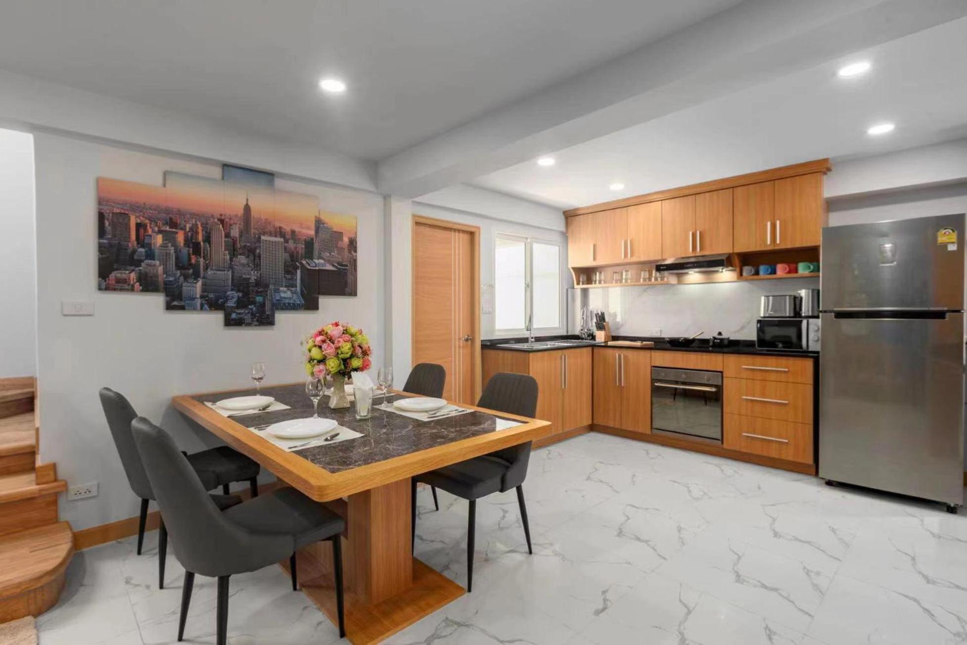 Tagvilla Suksabai In 04 Bedroom Villa *