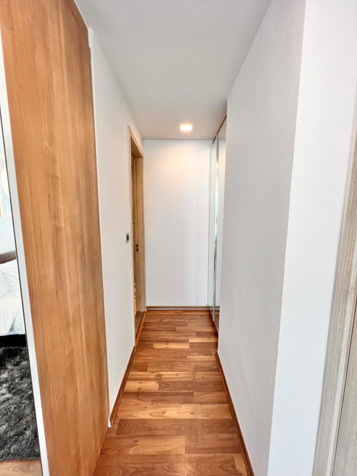 Better Than 1 Bedroom In Peak Towers Apartment *