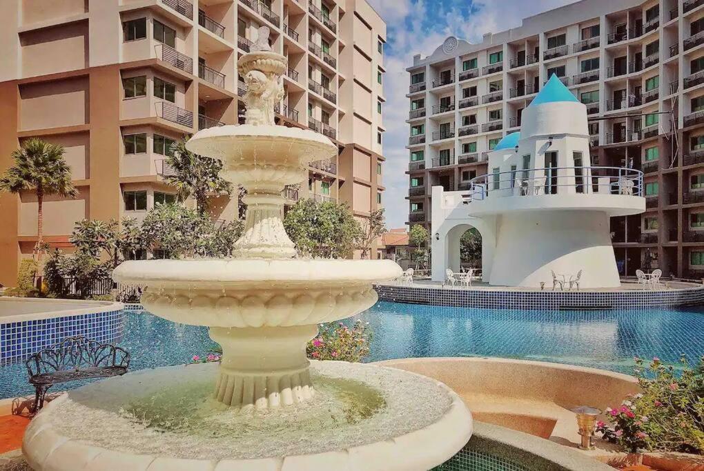 Lovely Pool View Arcadia 1 Bedroom * Pattaya