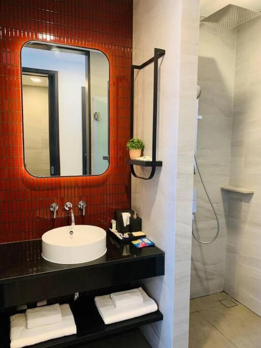 Modern Luxury Edge 1 Bedroom Seaview Apartment Pattaya