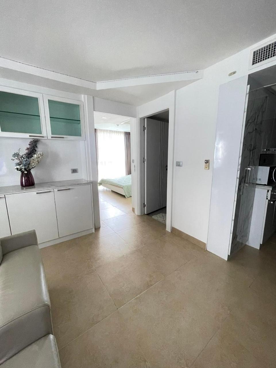 2 Bedrooms Near Apartment Pattaya