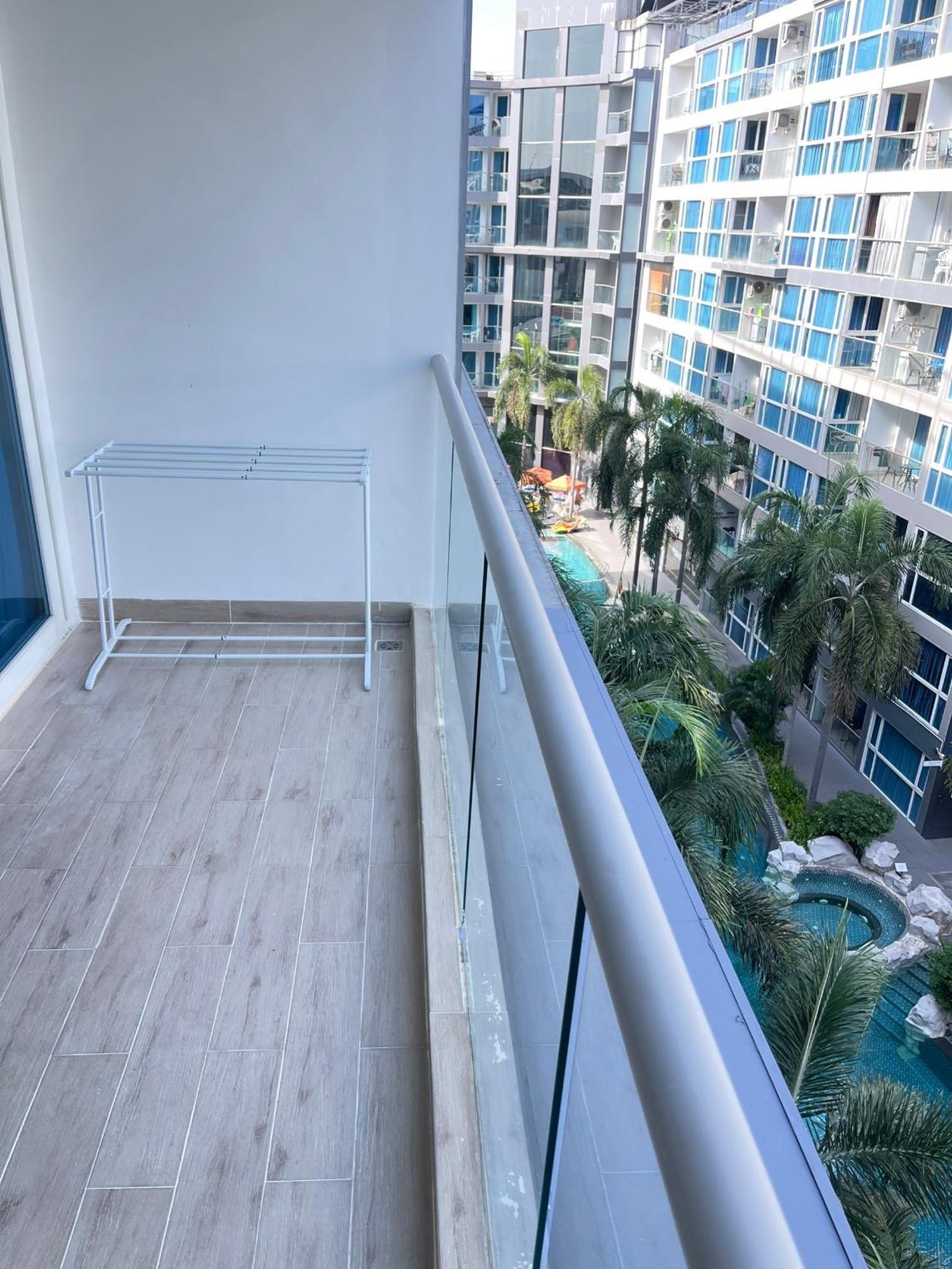 2 Bedrooms Near Apartment