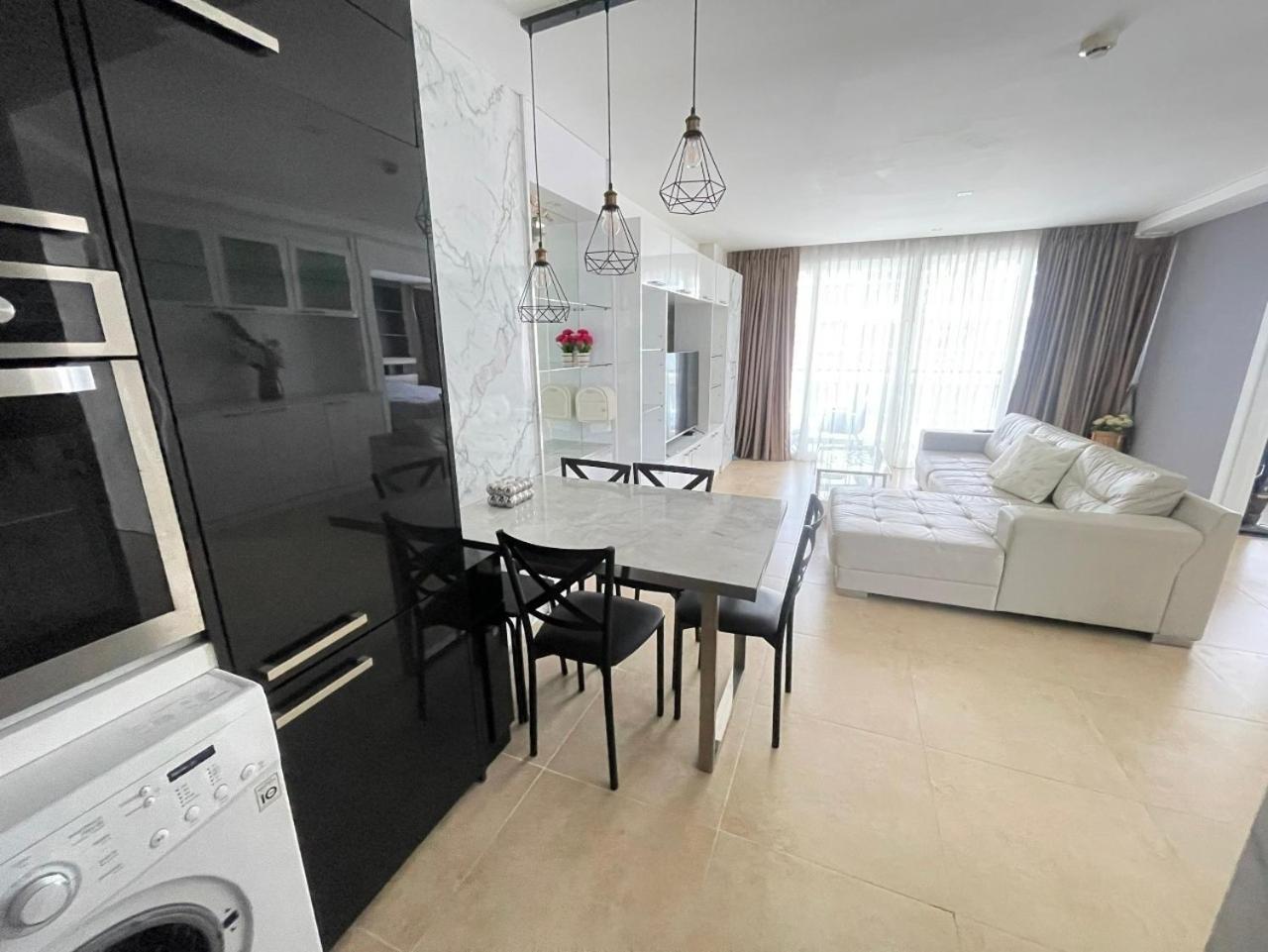 2 Bedrooms Near