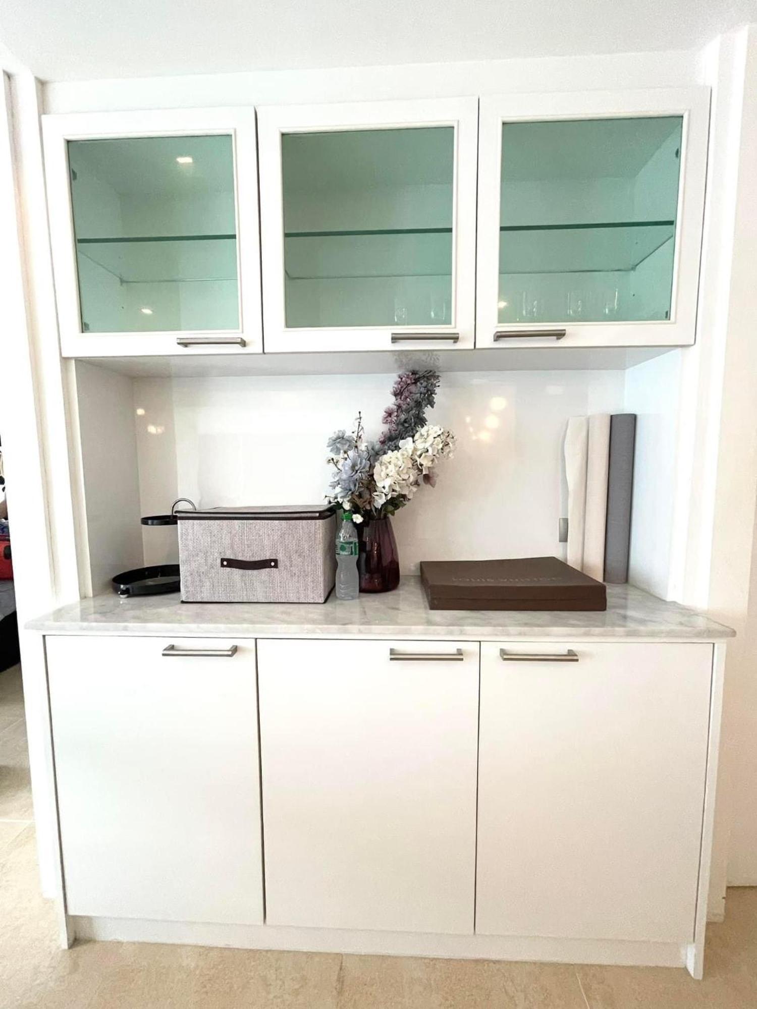 2 Bedrooms Near *