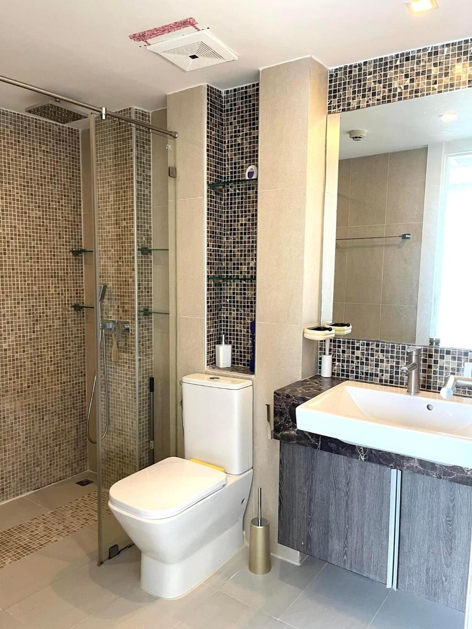 2 Bedrooms Near Apartment *