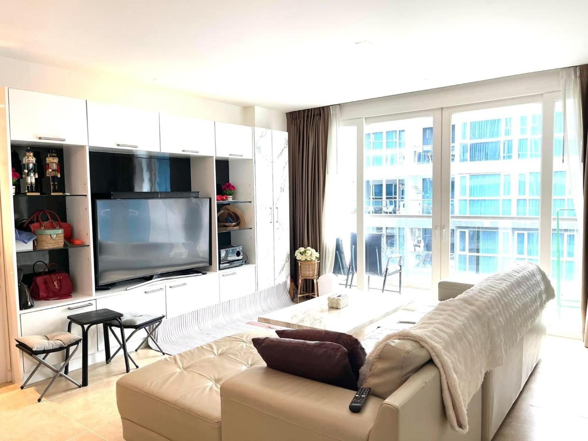 2 Bedrooms Near Pattaya