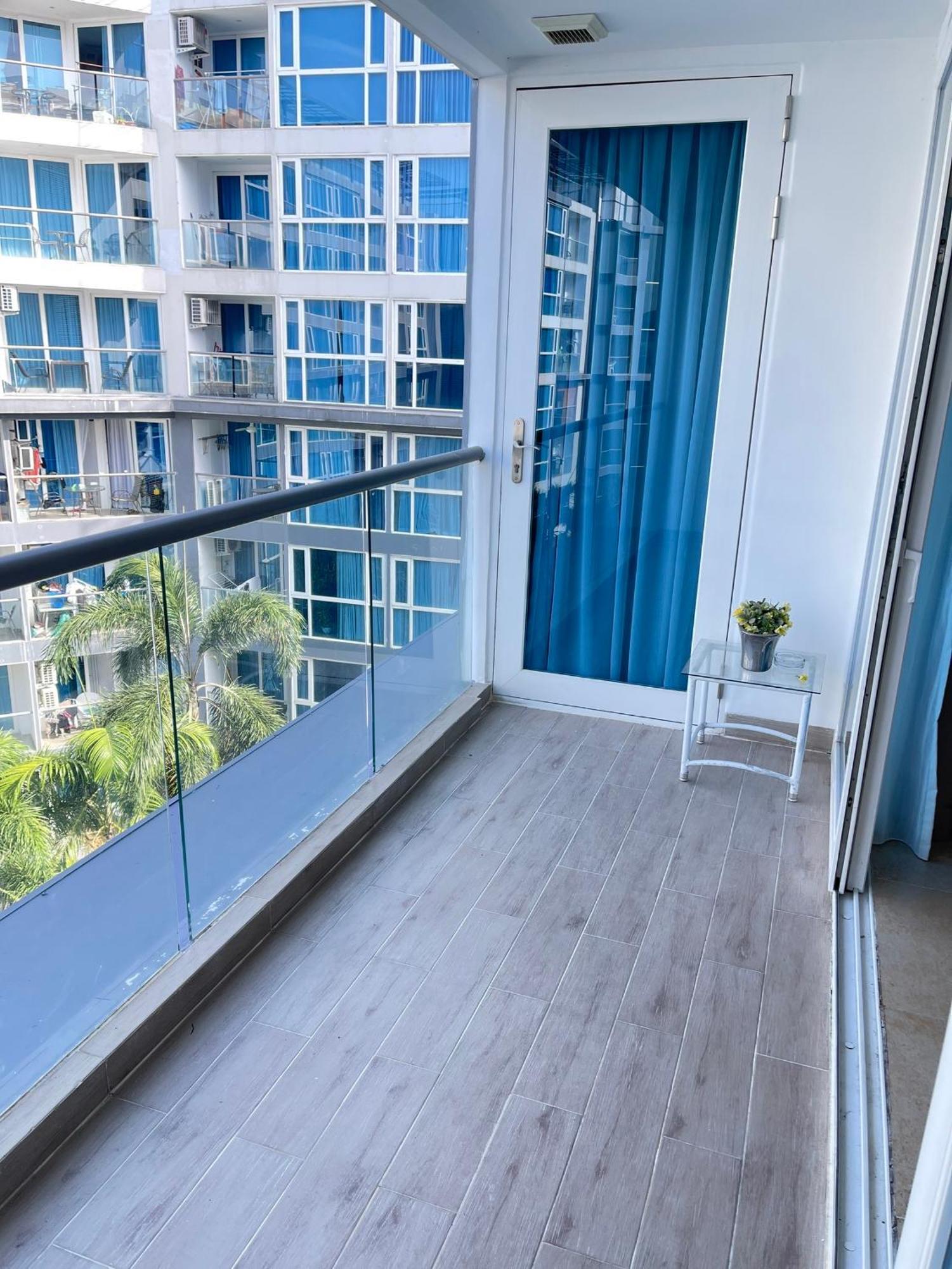 2 Bedrooms Near Apartment