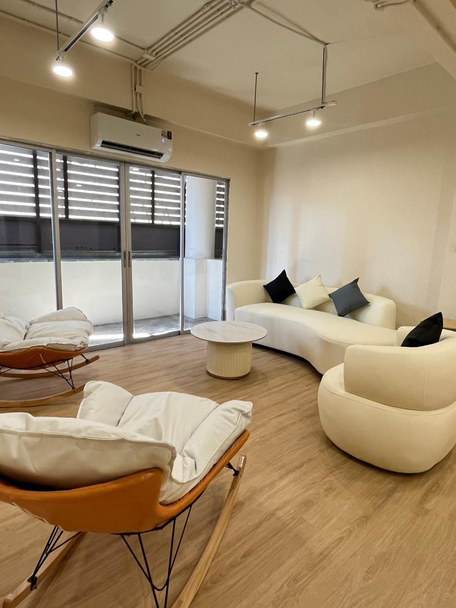 Hostel Wonderful 1