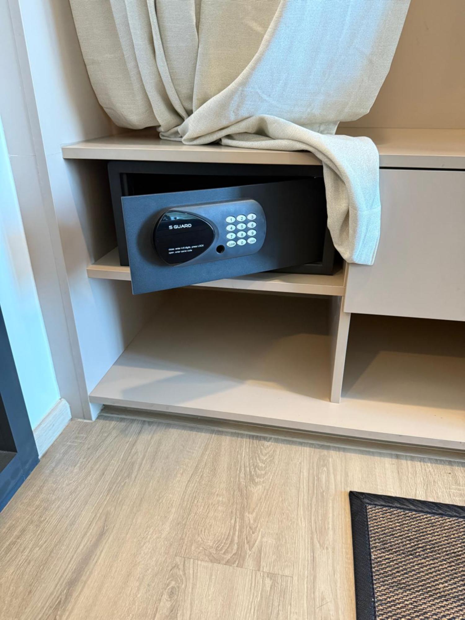 Edge Apartment