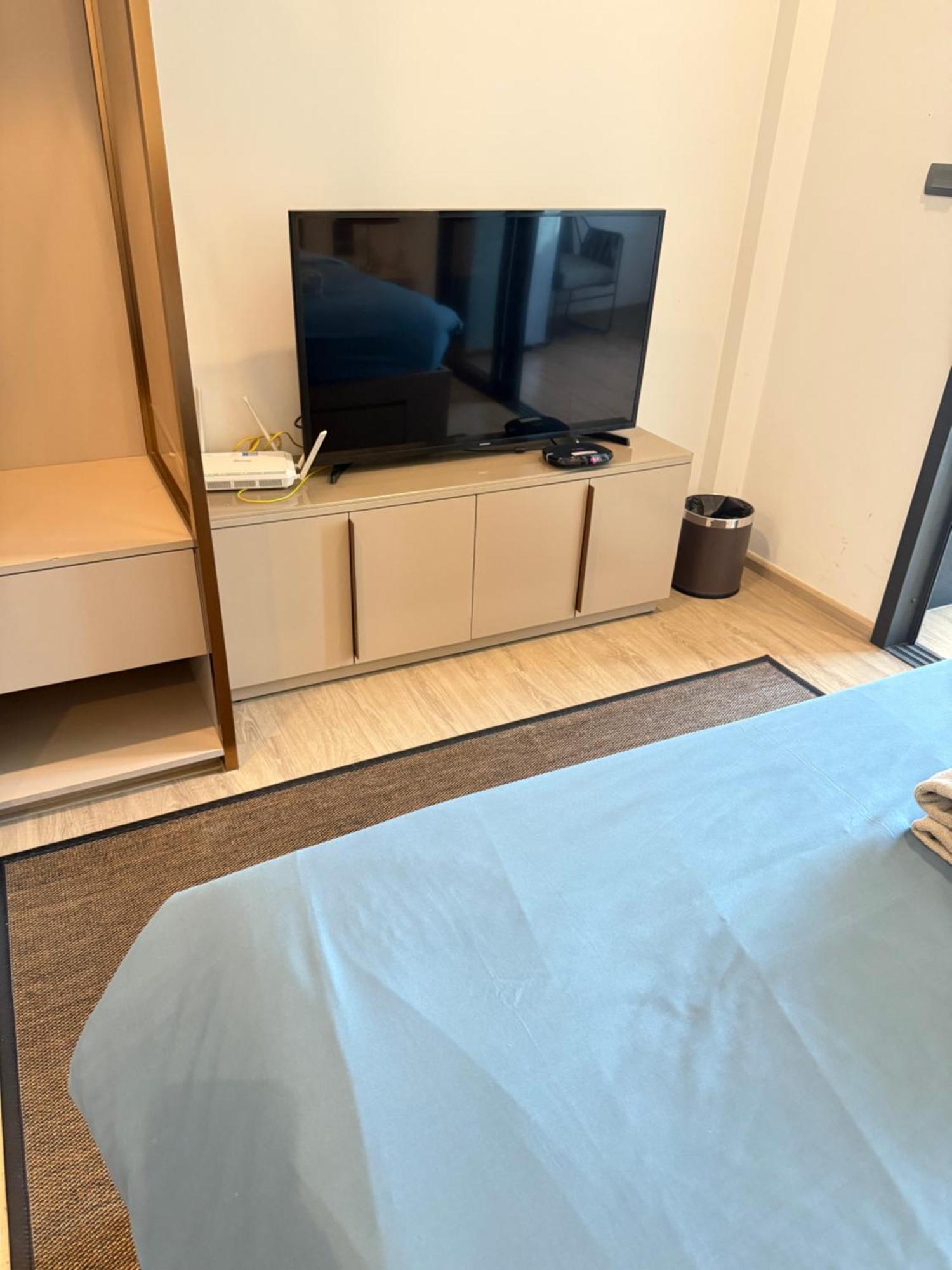Edge Apartment