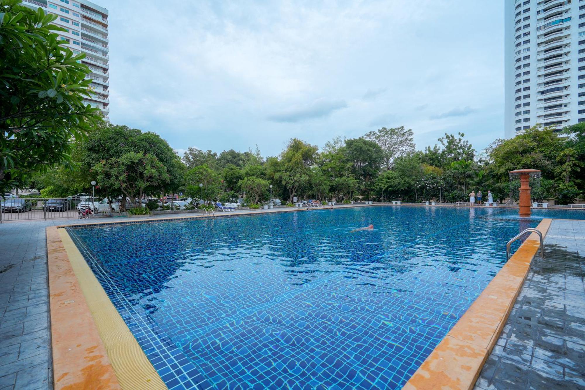 Jomtien Beachside At View Talay5 Apartment *