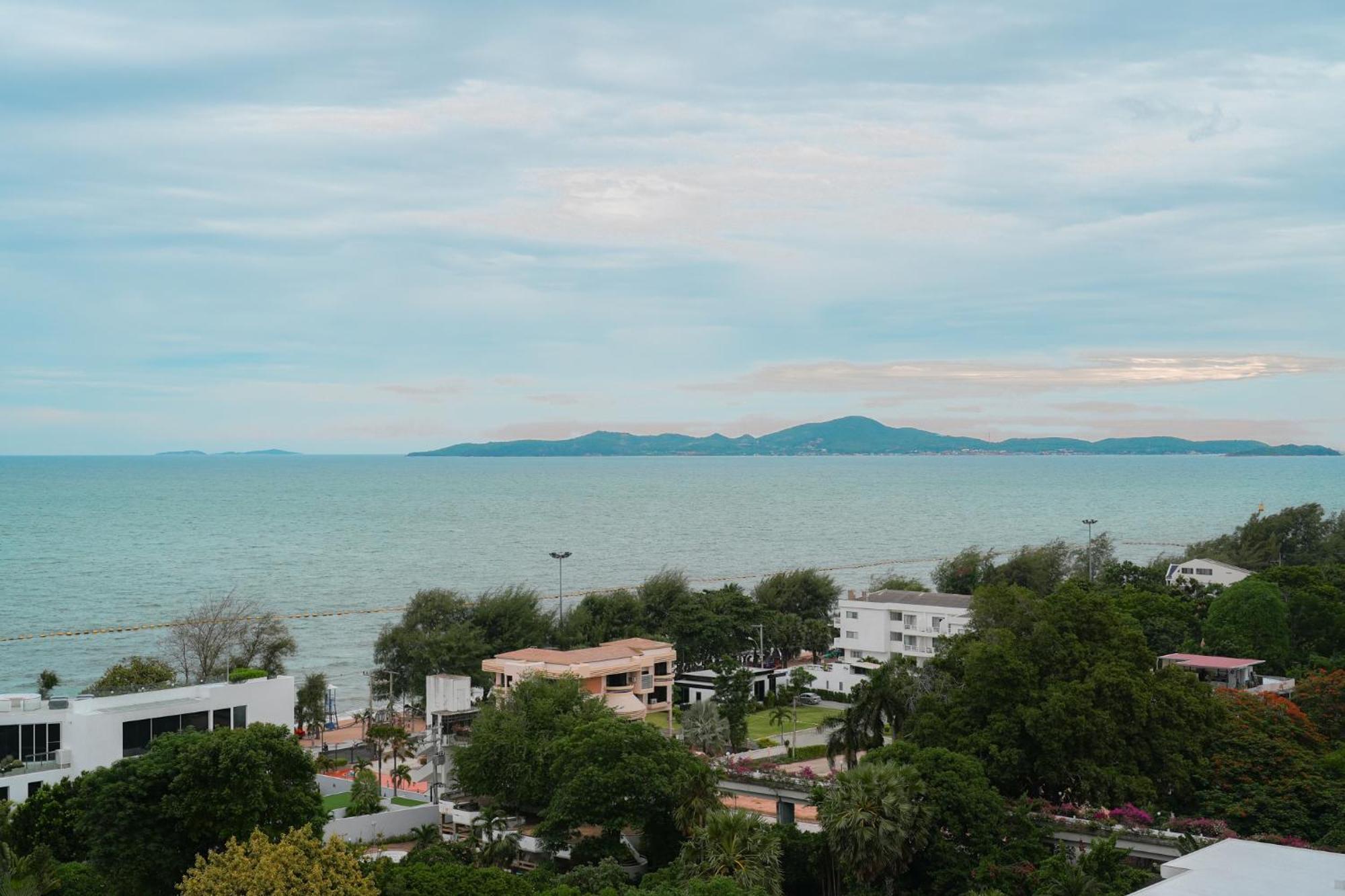 Jomtien Beachside At View Talay5