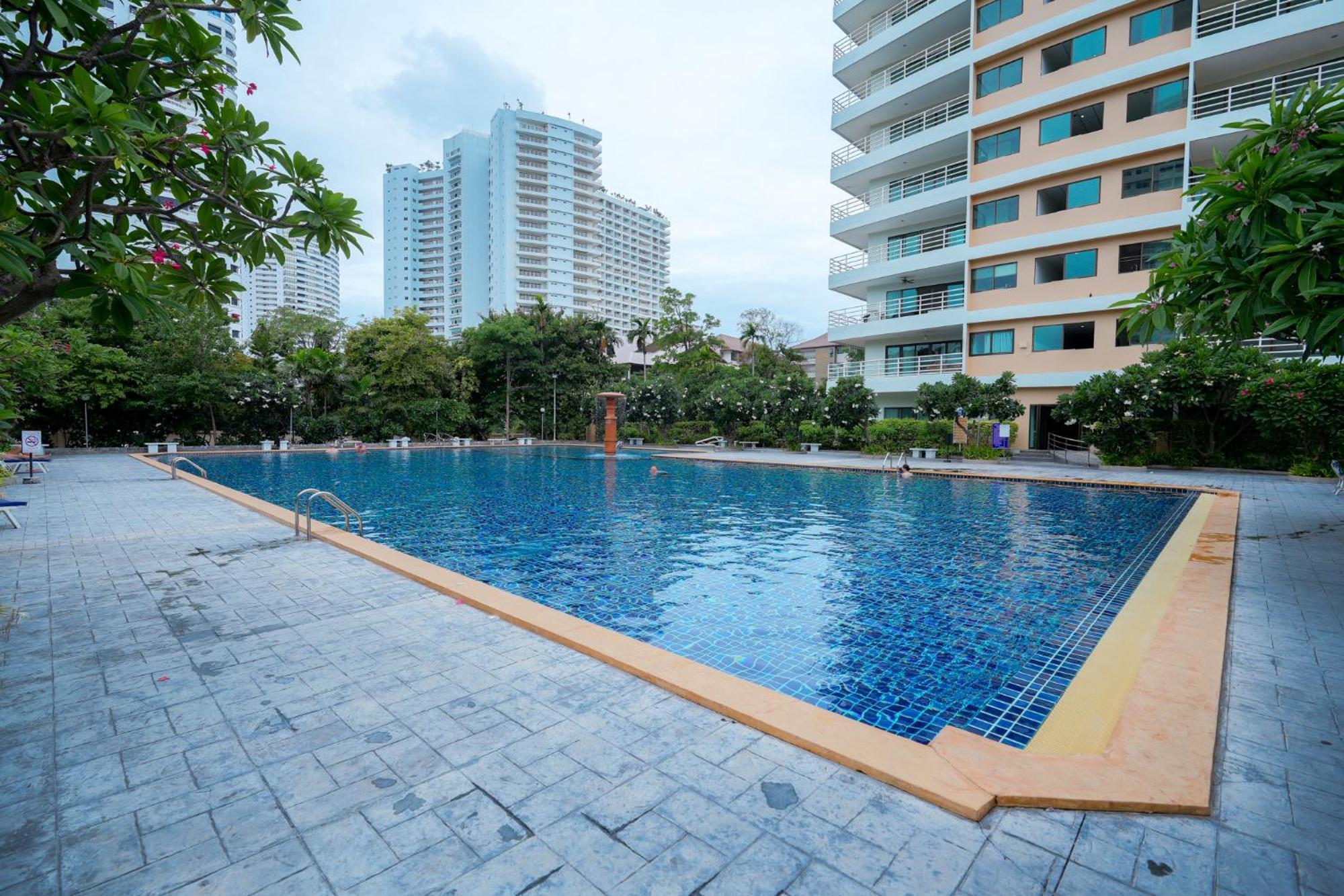 Apartment Jomtien Beachside At View Talay5 *