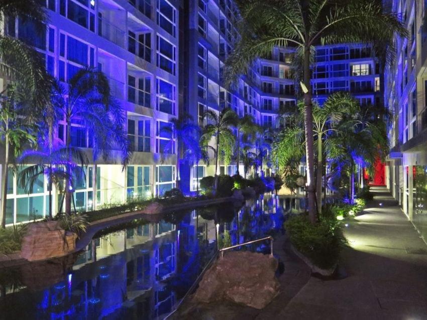 Apartment Large Luxury - Centre - Centara Avenue, Pool View - 217 Pattaya