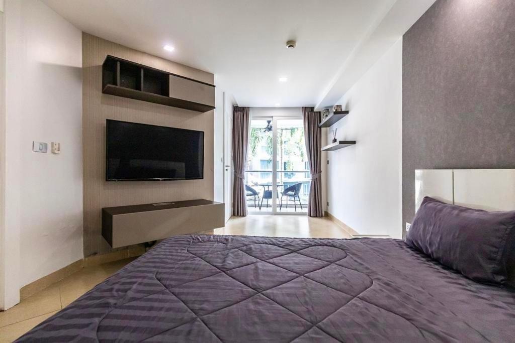 Large Luxury - Centre - Centara Avenue, Pool View - 217 *
