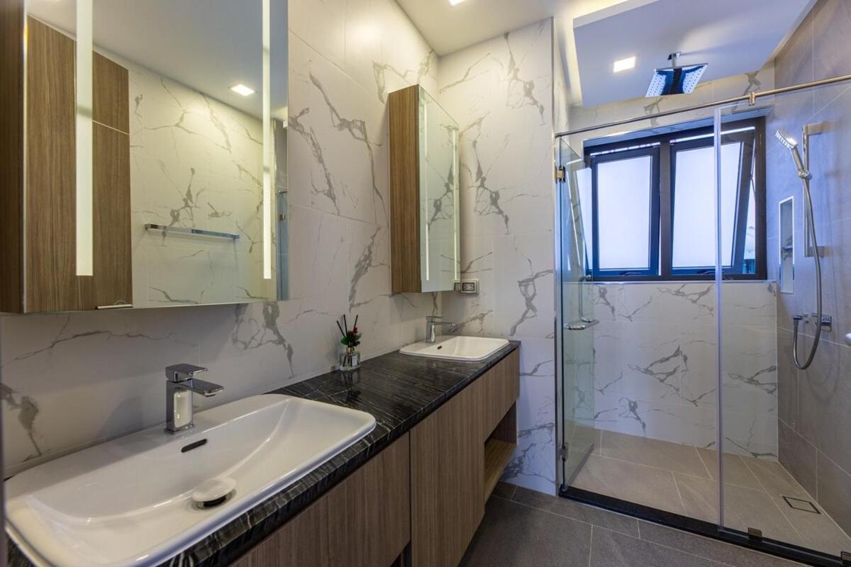 Super Luxury 4 Bedroom Private Pool With Jacuzzi, Near 711, 10 Minutes To Walking Street And - Mt4 Pattaya