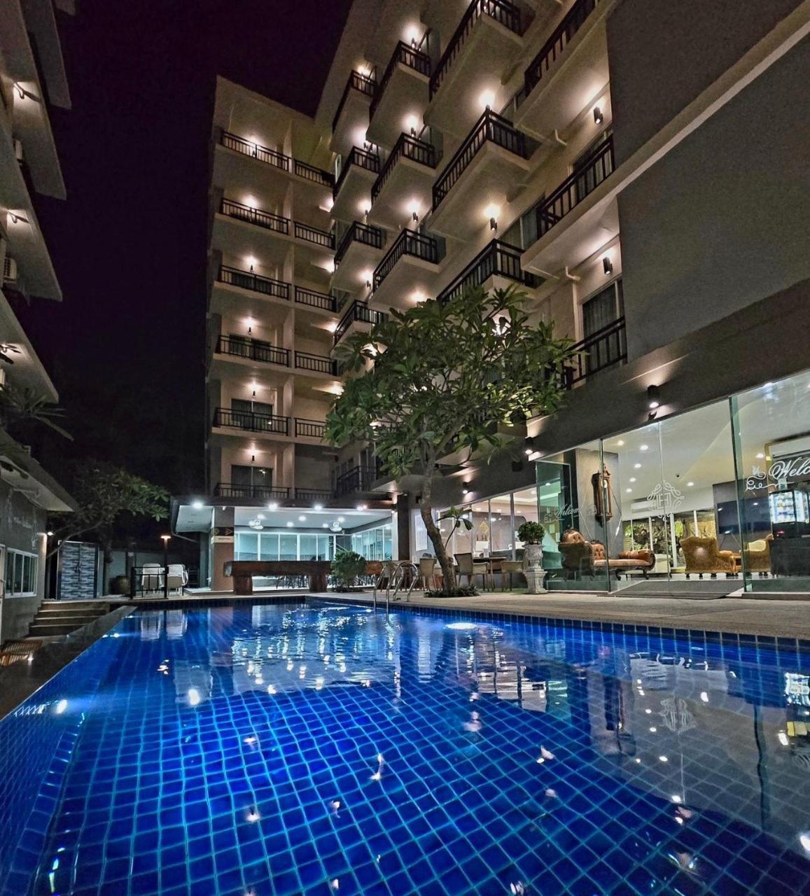 Hotel Lhc And 5*