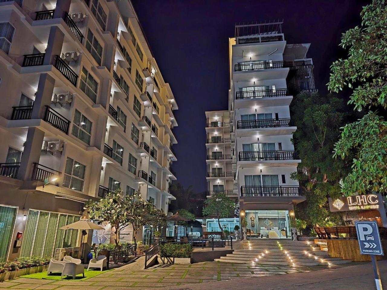 Hotel Lhc And