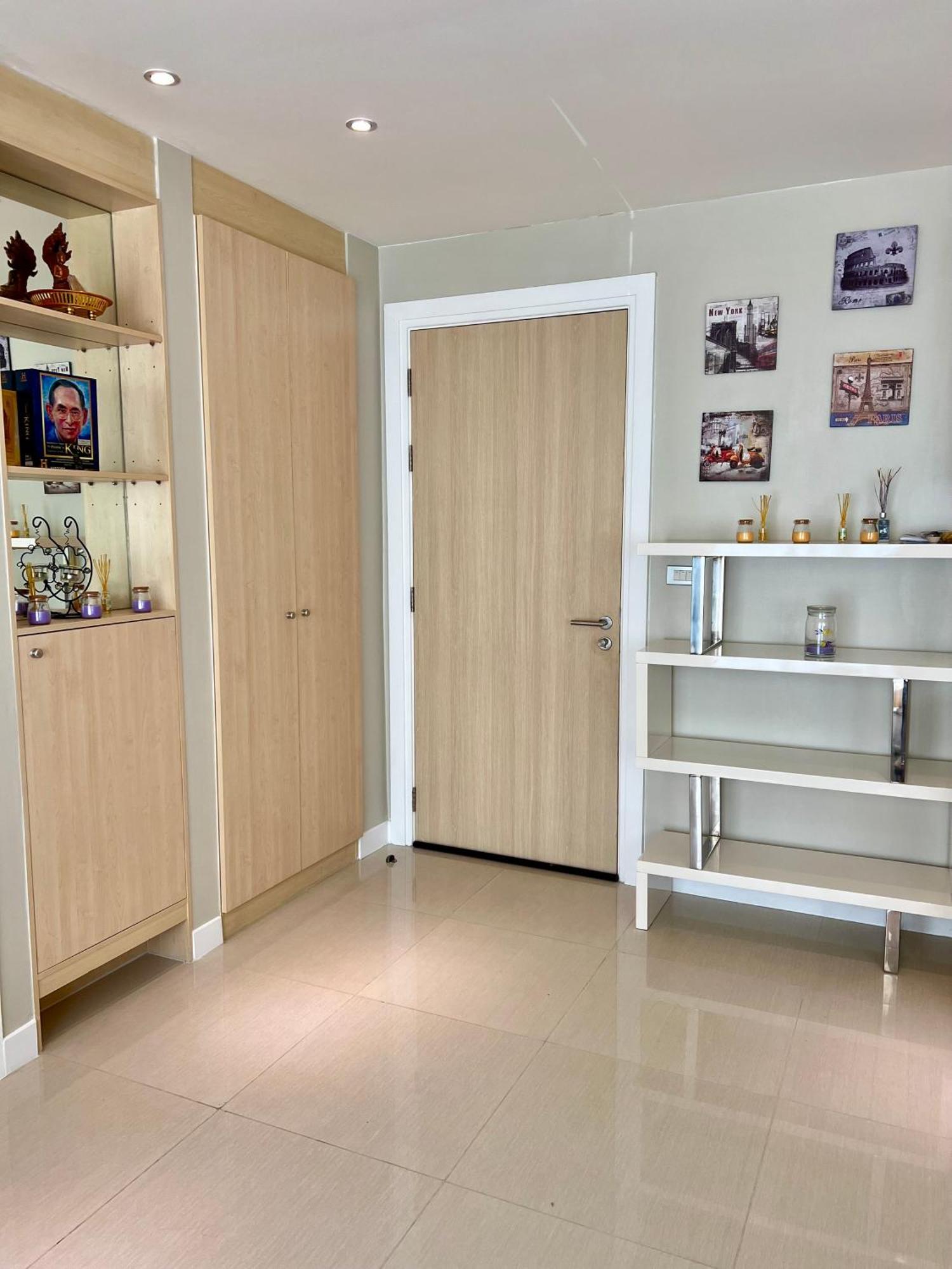 Apartment With Waterpark Pattaya